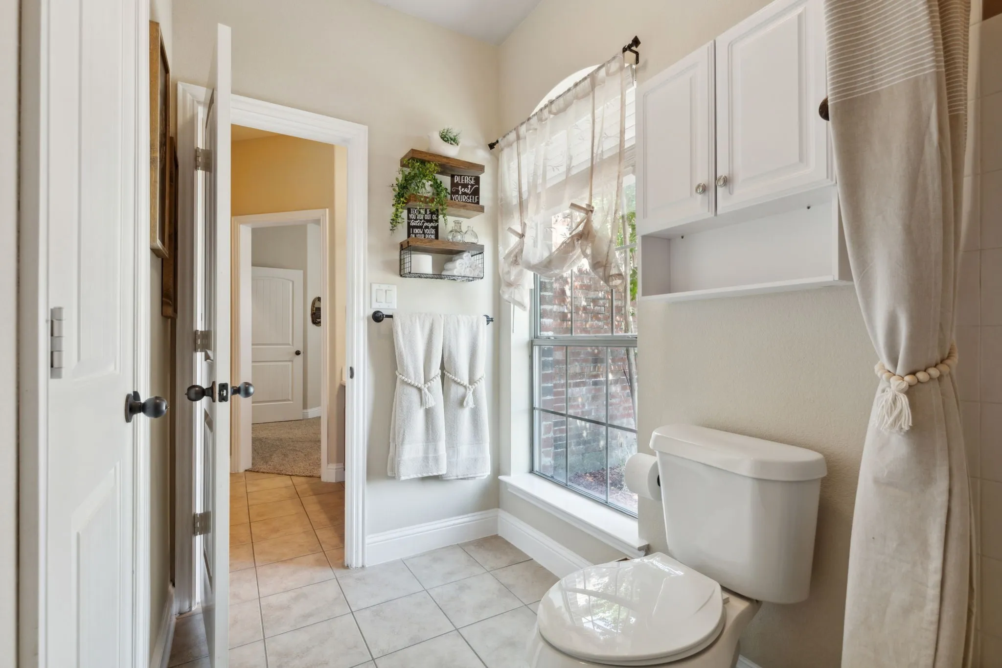 Single Family Residence For Sale in Collin County , 175 Pecan Hollow Circle, Anna, Texas 75409, 3 Bedrooms, 3 Bathrooms, 2 Garage spaces, 2,377 Sqft, built in 2007, Price $529,000, mls#21318827, Real Estate Agent in Anna, Homes For Sale in Collin county, Homes For Sale in Anna, Realtor in Anna Texas, Real Estate Brokerage Independent Realty Texas, Luminita Cordes Realtor