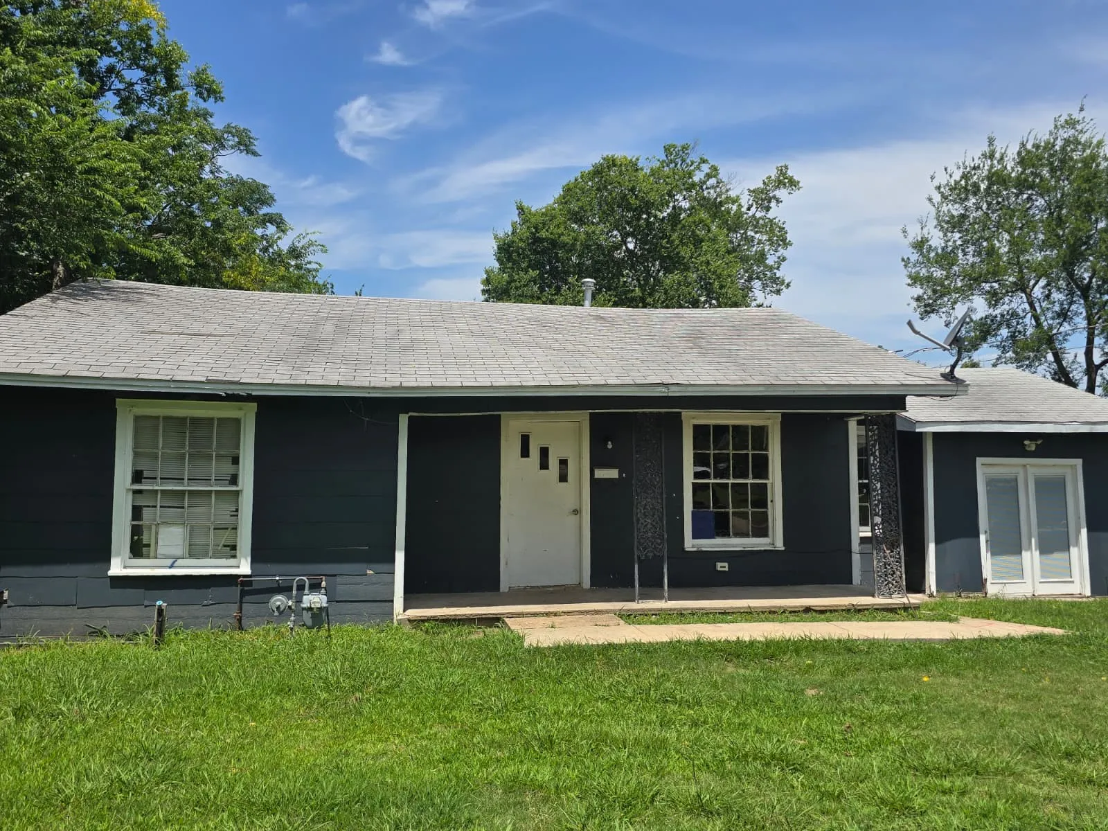 Single Family Residence For Sale in Hopkins County , 1021 Mulberry Street, Sulphur Springs, Texas 75482, 3 Bedroom, 2 Bathroom, Garage spaces, 1,010 Sqft, built in 1940, mls#21316211, Real Estate Agent in Sulphur Springs, Homes For Sale in Hopkins county, Homes For Sale in Sulphur Springs, Realtor in Sulphur Springs Texas, Real Estate Brokerage Independent Realty Texas, Luminita Cordes Realtor