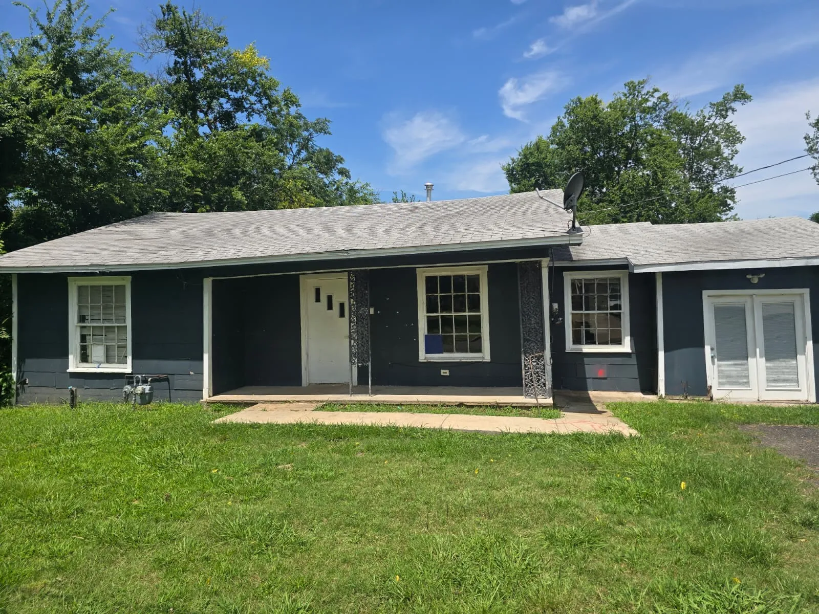 Single Family Residence For Sale in Hopkins County , 1021 Mulberry Street, Sulphur Springs, Texas 75482, 3 Bedroom, 2 Bathroom, Garage spaces, 1,010 Sqft, built in 1940, mls#21316211, Real Estate Agent in Sulphur Springs, Homes For Sale in Hopkins county, Homes For Sale in Sulphur Springs, Realtor in Sulphur Springs Texas, Real Estate Brokerage Independent Realty Texas, Luminita Cordes Realtor
