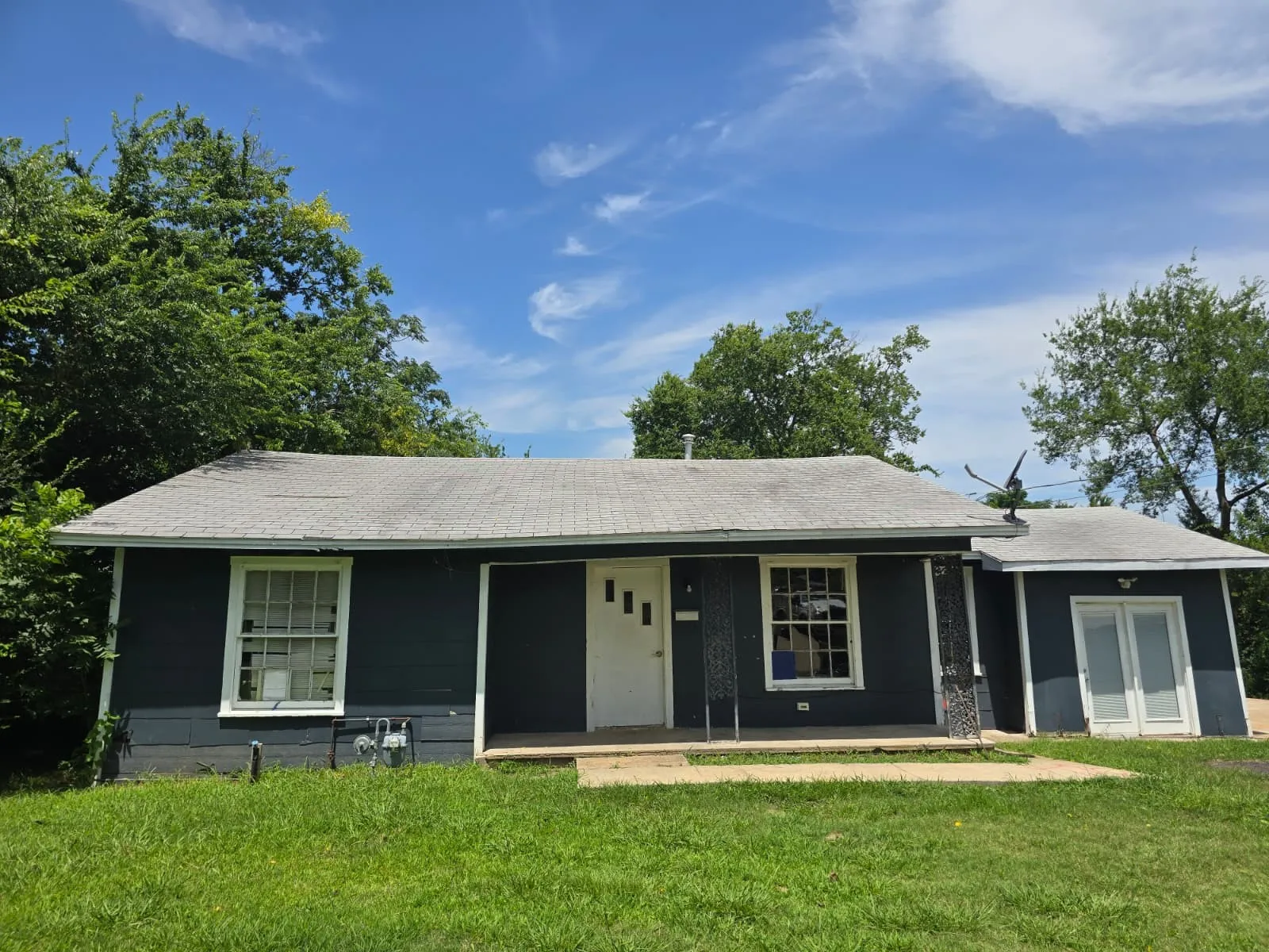 Single Family Residence For Sale in Hopkins County , 1021 Mulberry Street, Sulphur Springs, Texas 75482, 3 Bedroom, 2 Bathroom, Garage spaces, 1,010 Sqft, built in 1940, mls#21316211, Real Estate Agent in Sulphur Springs, Homes For Sale in Hopkins county, Homes For Sale in Sulphur Springs, Realtor in Sulphur Springs Texas, Real Estate Brokerage Independent Realty Texas, Luminita Cordes Realtor