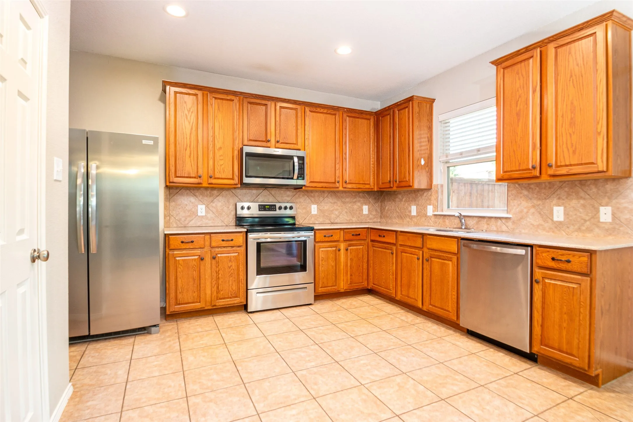 Single Family Residence For Rent in Collin County , 3904 Ironstone Lane, Mc Kinney, Texas 75070, 3 Bedroom, 3 Bathroom, 2 Garage spaces, 2,280 Sqft, built in 2007, mls#21317463, Real Estate Agent in Mc Kinney, Homes For Rent in Collin county, Homes For Rent in Mc Kinney, Realtor in Mc Kinney Texas, Real Estate Brokerage Independent Realty Texas, Luminita Cordes Realtor
