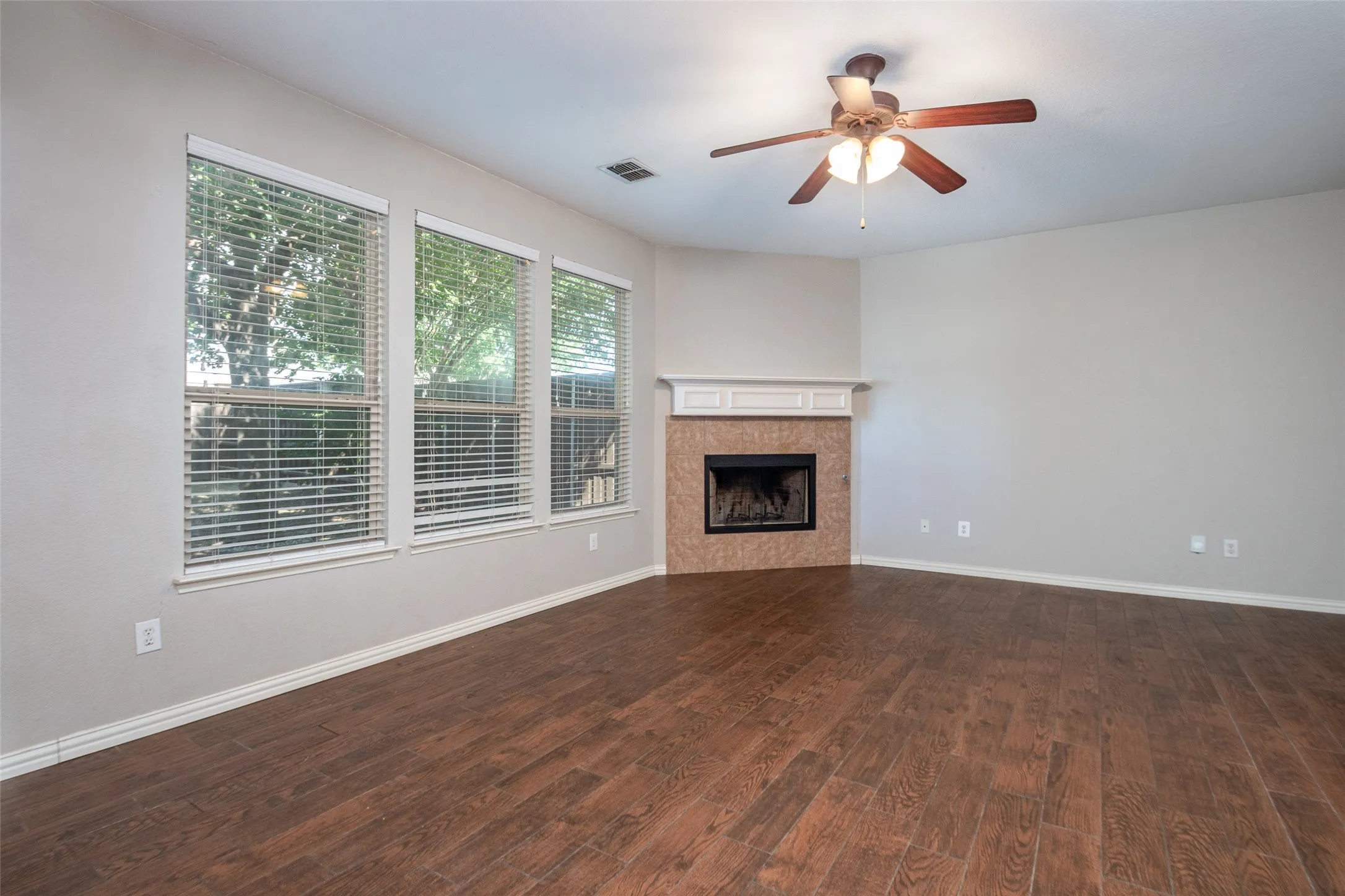 Single Family Residence For Rent in Collin County , 3904 Ironstone Lane, Mc Kinney, Texas 75070, 3 Bedroom, 3 Bathroom, 2 Garage spaces, 2,280 Sqft, built in 2007, mls#21317463, Real Estate Agent in Mc Kinney, Homes For Rent in Collin county, Homes For Rent in Mc Kinney, Realtor in Mc Kinney Texas, Real Estate Brokerage Independent Realty Texas, Luminita Cordes Realtor