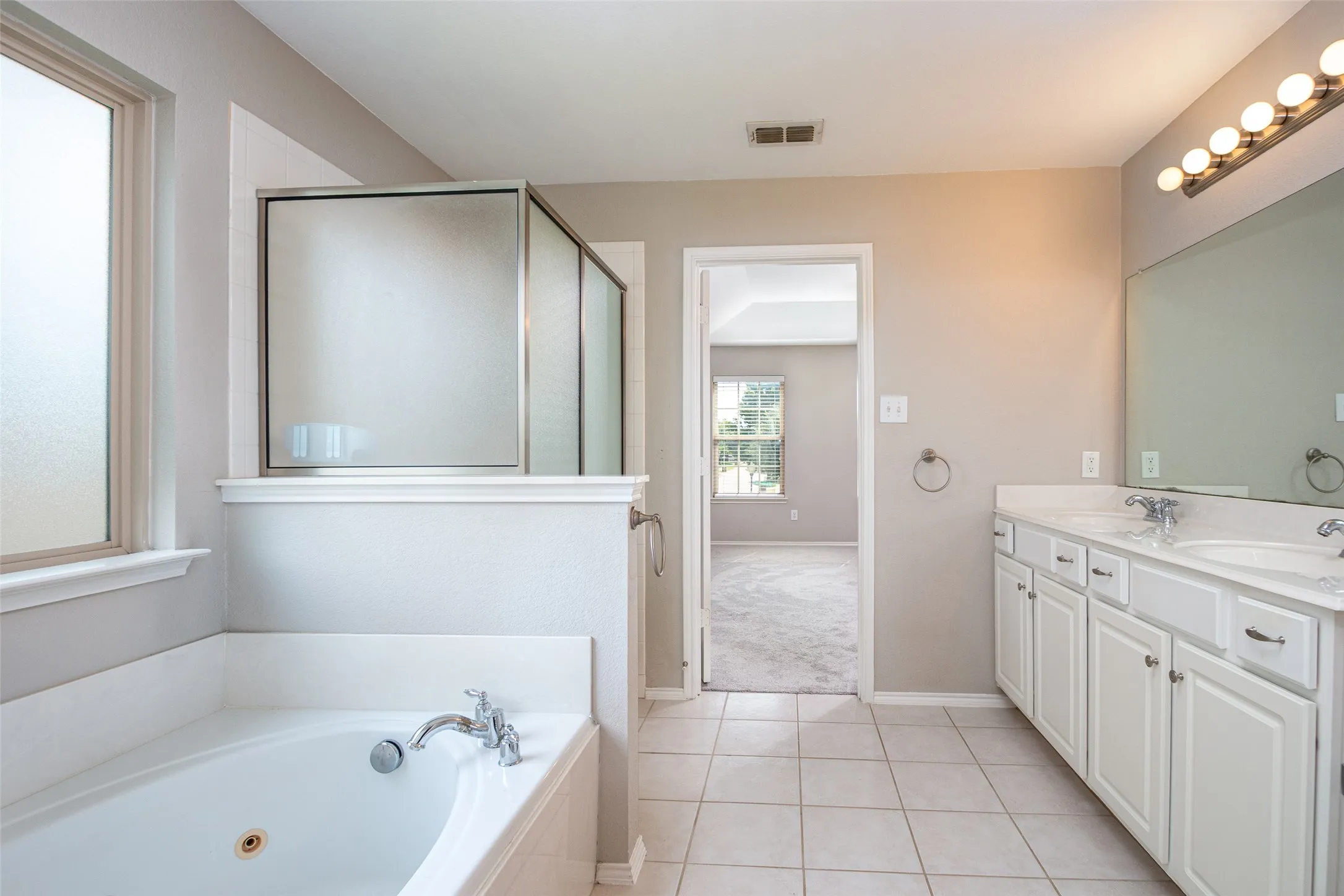 Single Family Residence For Rent in Collin County , 3904 Ironstone Lane, Mc Kinney, Texas 75070, 3 Bedroom, 3 Bathroom, 2 Garage spaces, 2,280 Sqft, built in 2007, mls#21317463, Real Estate Agent in Mc Kinney, Homes For Rent in Collin county, Homes For Rent in Mc Kinney, Realtor in Mc Kinney Texas, Real Estate Brokerage Independent Realty Texas, Luminita Cordes Realtor