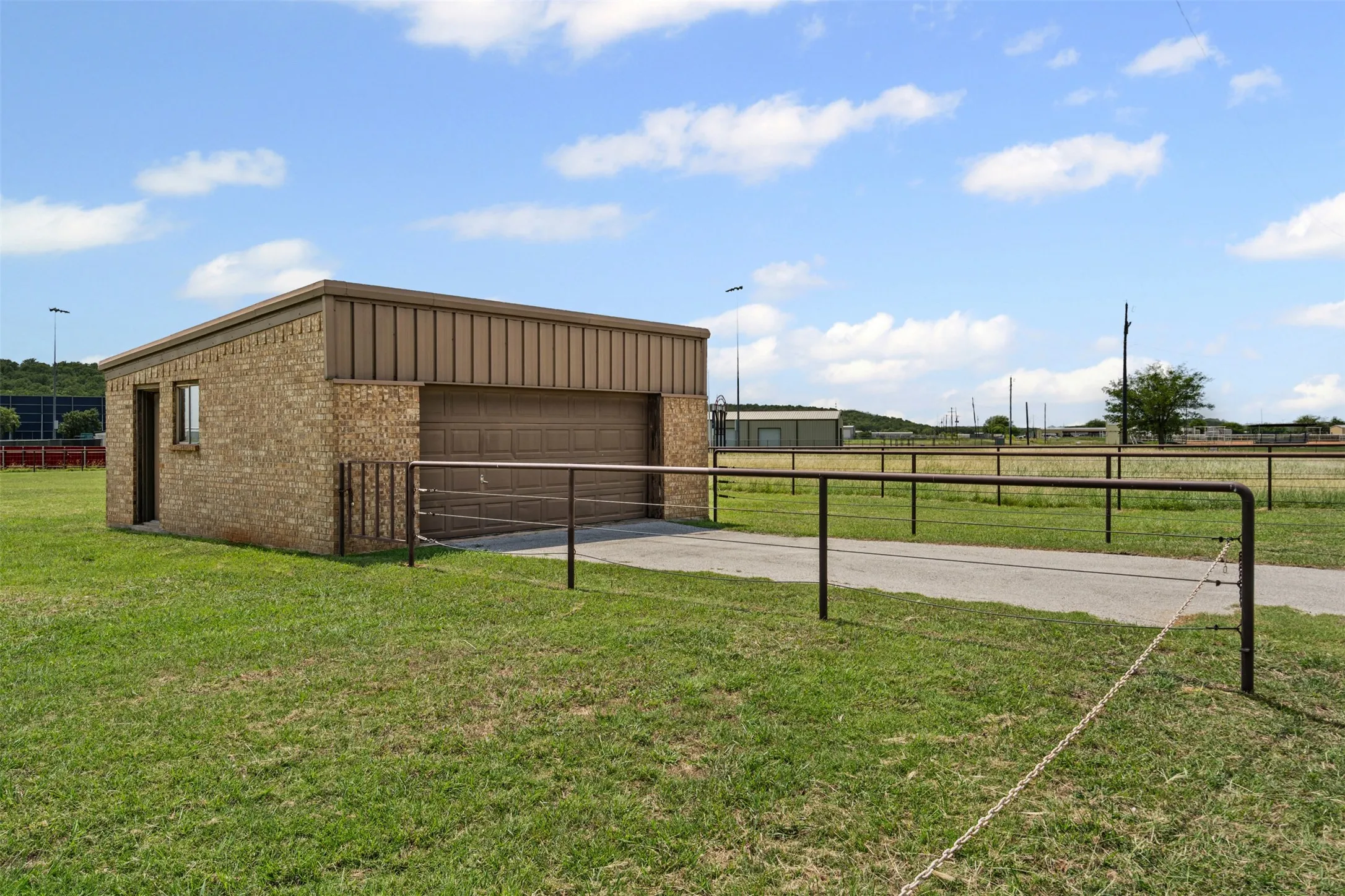 Office For Sale in Young County , 108 Carol Street, Graham, Texas 76450, 0, 0, Garage spaces, 0 Sqft, built in 0, mls#21318848, Real Estate Agent in Graham, Homes For Sale in Young county, Homes For Sale in Graham, Realtor in Graham Texas, Real Estate Brokerage Independent Realty Texas, Luminita Cordes Realtor