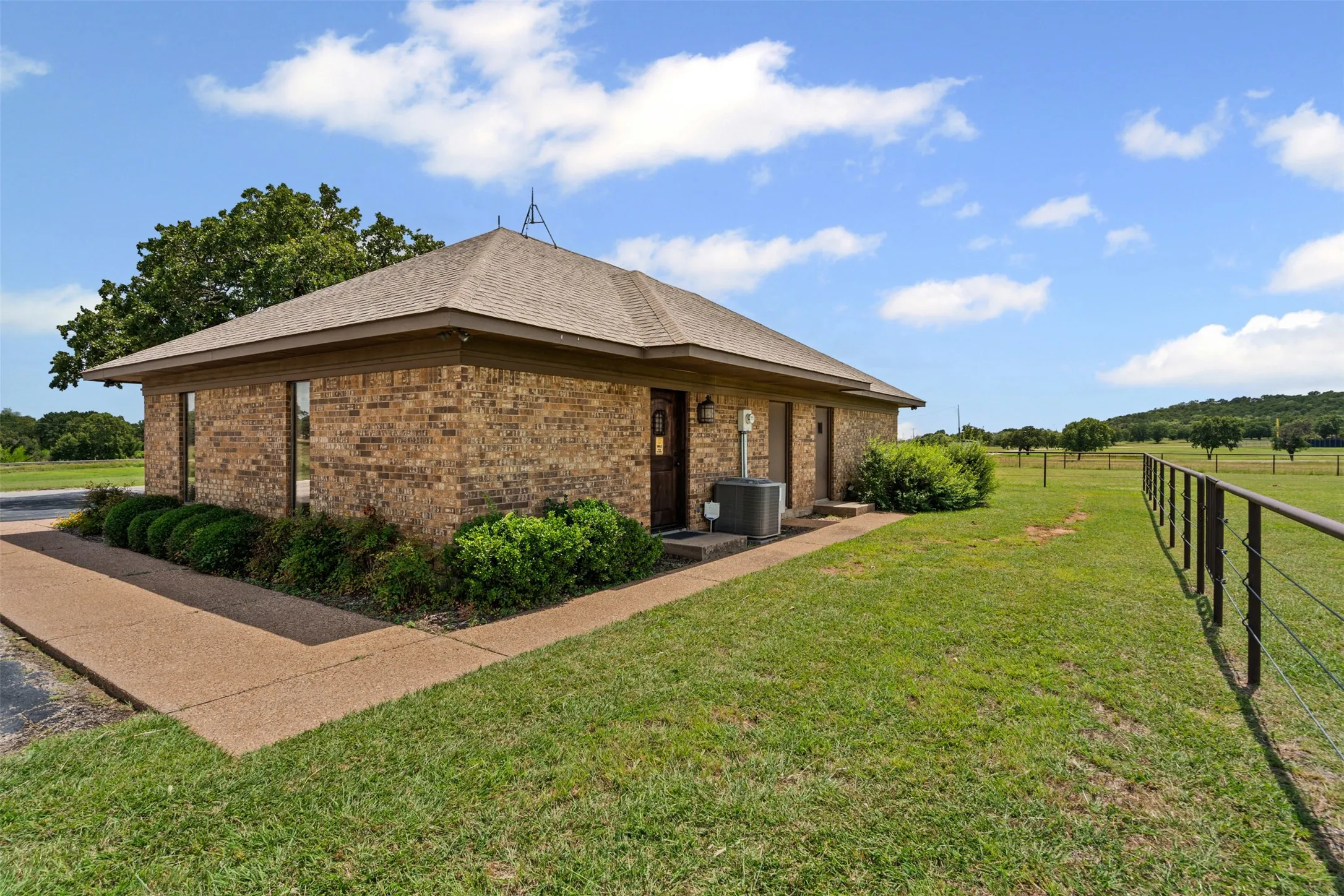 Office For Sale in Young County , 108 Carol Street, Graham, Texas 76450, 0, 0, Garage spaces, 0 Sqft, built in 0, mls#21318848, Real Estate Agent in Graham, Homes For Sale in Young county, Homes For Sale in Graham, Realtor in Graham Texas, Real Estate Brokerage Independent Realty Texas, Luminita Cordes Realtor