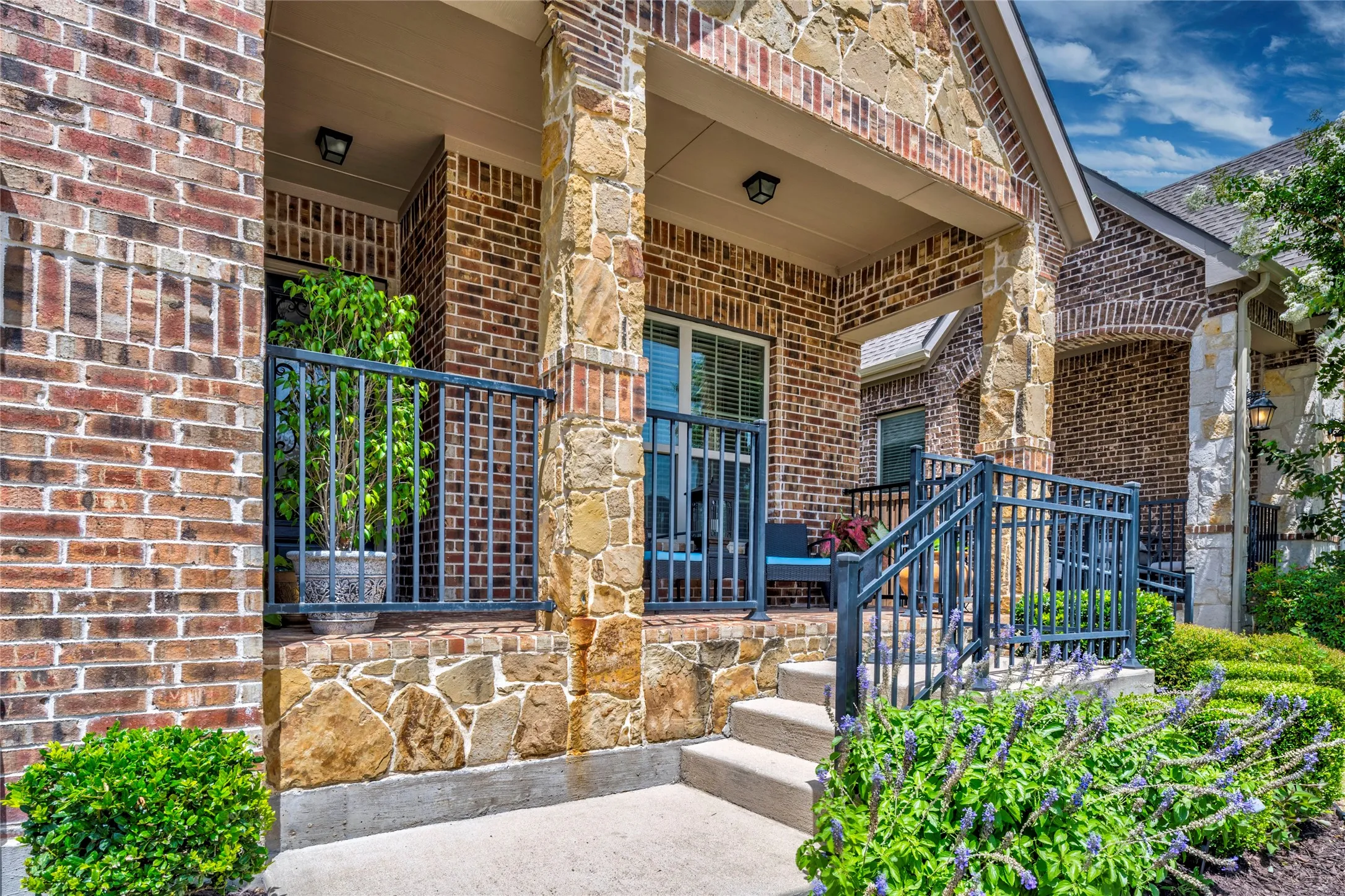 Single Family Residence For Sale in Denton County , 8721 Ludlow Drive, Frisco, Texas 75036, 3 Bedroom, 2 Bathroom, 2 Garage spaces, 1,602 Sqft, built in 2014, mls#21317846, Real Estate Agent in Frisco, Homes For Sale in Denton county, Homes For Sale in Frisco, Realtor in Frisco Texas, Real Estate Brokerage Independent Realty Texas, Luminita Cordes Realtor
