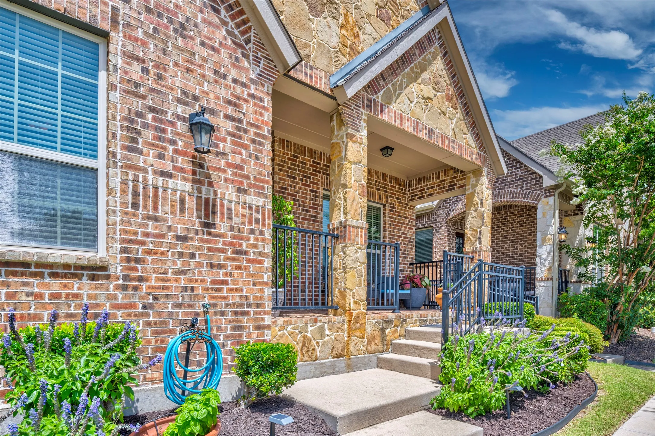 Single Family Residence For Sale in Denton County , 8721 Ludlow Drive, Frisco, Texas 75036, 3 Bedroom, 2 Bathroom, 2 Garage spaces, 1,602 Sqft, built in 2014, mls#21317846, Real Estate Agent in Frisco, Homes For Sale in Denton county, Homes For Sale in Frisco, Realtor in Frisco Texas, Real Estate Brokerage Independent Realty Texas, Luminita Cordes Realtor