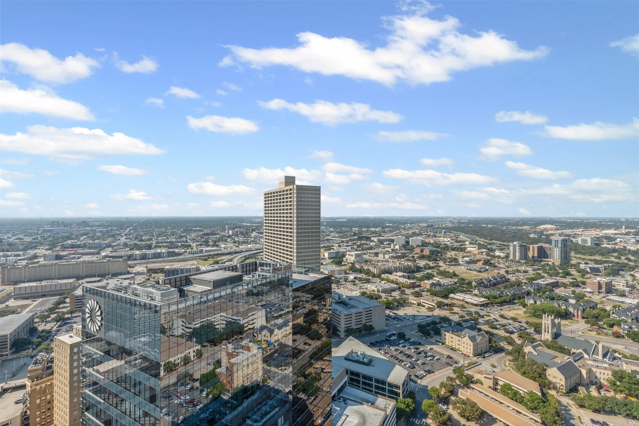 Condominium For Sale in Tarrant County , 500 Throckmorton Street 3506, Fort Worth, Texas 76102, 0, 0, 4 Garage spaces, 3,666 Sqft, built in 2005, Price $950,000, mls#21318851, Real Estate Agent in Fort Worth, Homes For Sale in Tarrant county, Homes For Sale in Fort Worth, Realtor in Fort Worth Texas, Real Estate Brokerage Independent Realty Texas, Luminita Cordes Realtor