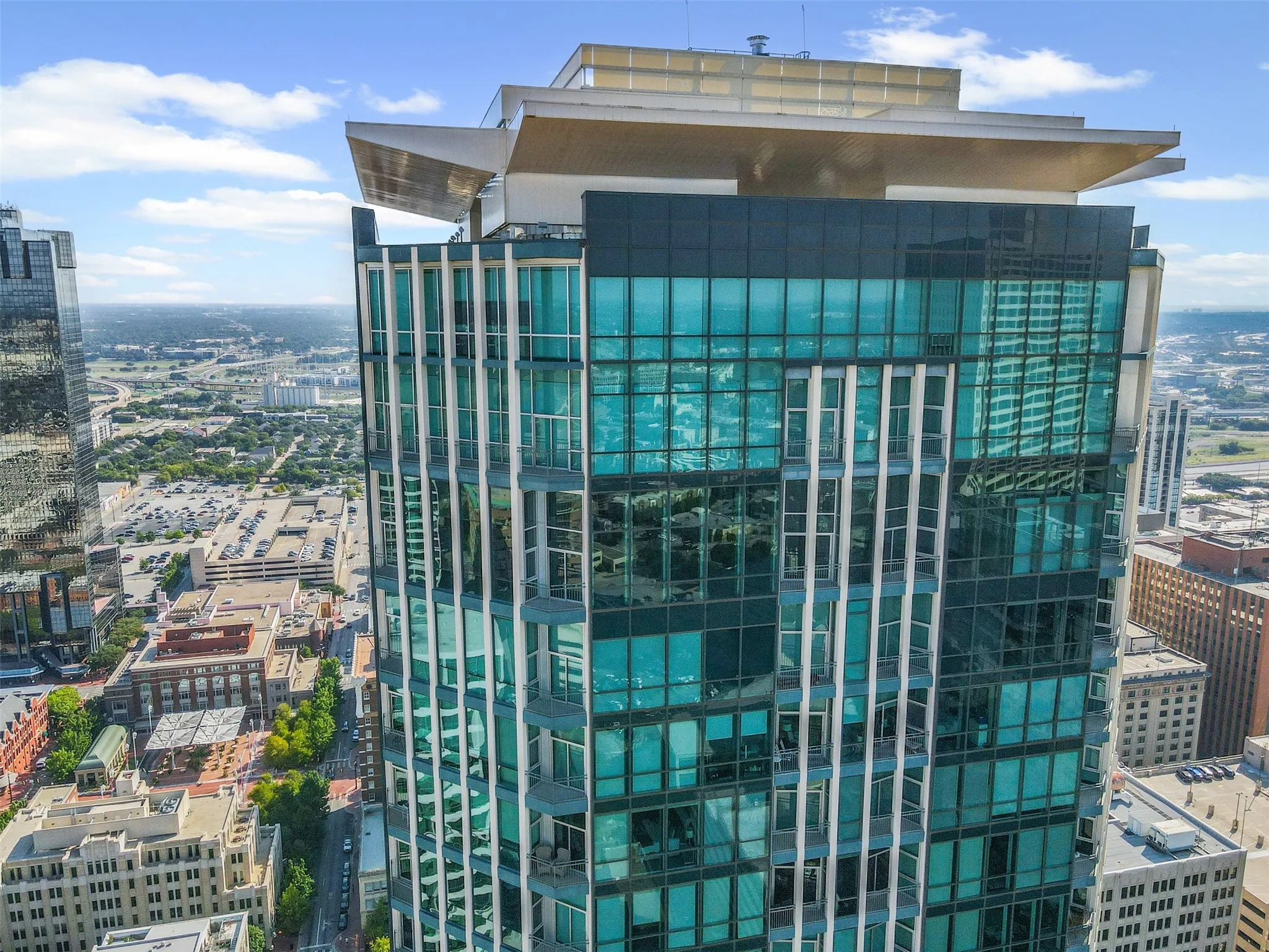 Condominium For Sale in Tarrant County , 500 Throckmorton Street 3506, Fort Worth, Texas 76102, 0, 0, 4 Garage spaces, 3,666 Sqft, built in 2005, Price $950,000, mls#21318851, Real Estate Agent in Fort Worth, Homes For Sale in Tarrant county, Homes For Sale in Fort Worth, Realtor in Fort Worth Texas, Real Estate Brokerage Independent Realty Texas, Luminita Cordes Realtor