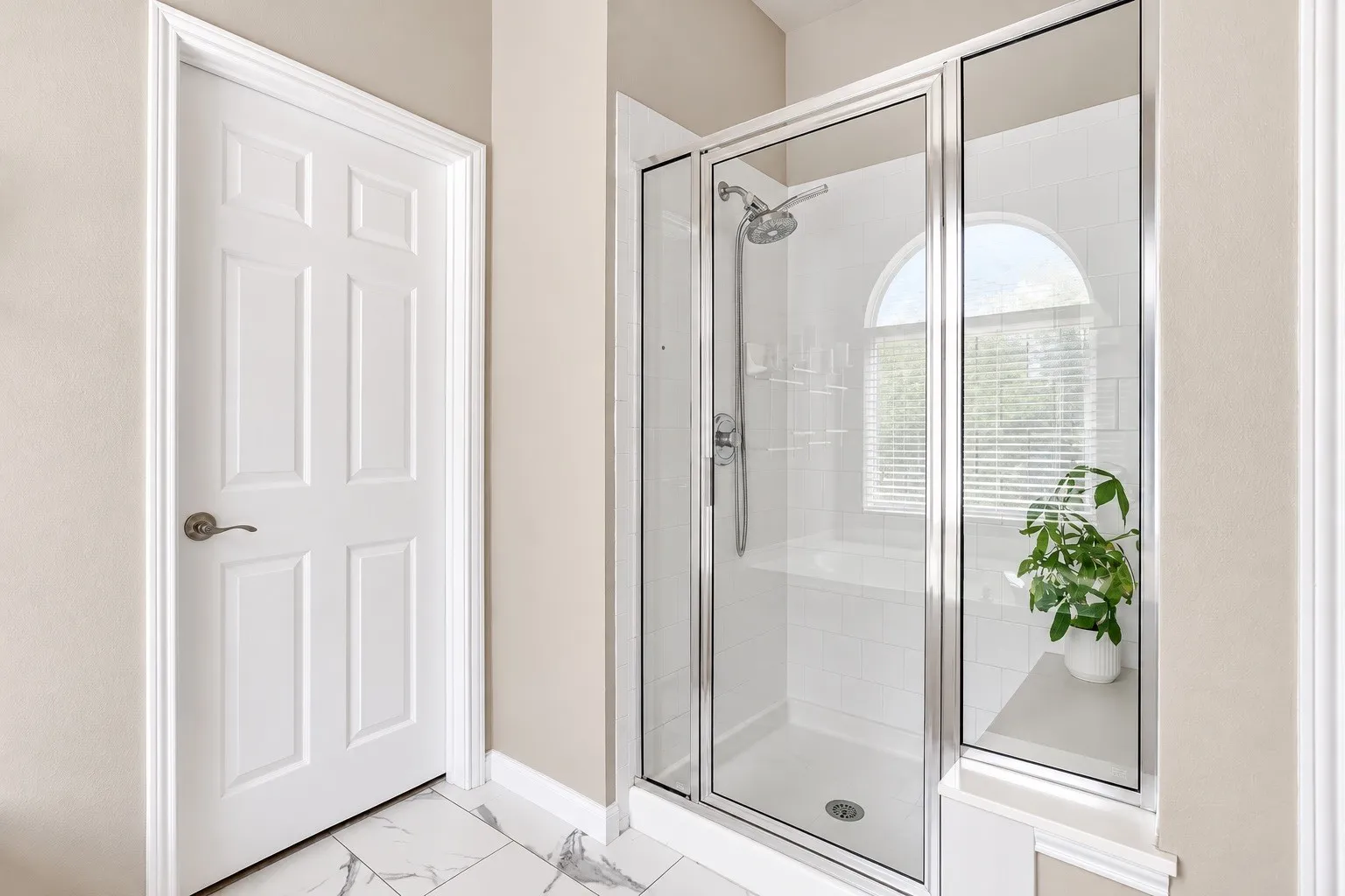 Primary Bath of 4408 Chris Dr, Keller TX 76244