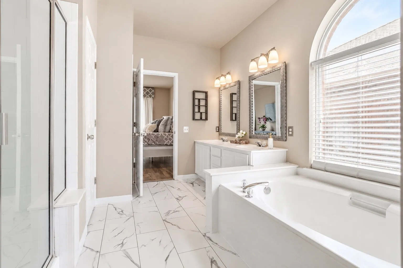 Primary Bath of 4408 Chris Dr, Keller TX 76244