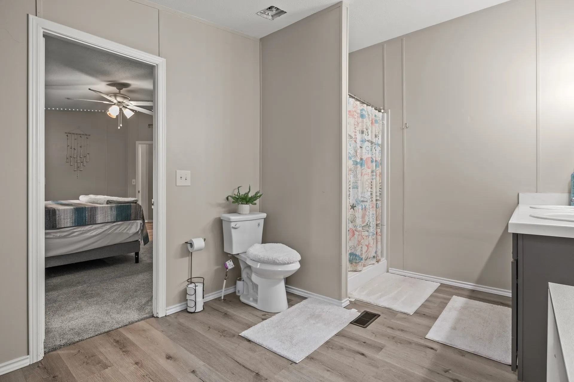 Manufactured Home For Sale in Titus County , 350 County Road 4030, Mt Pleasant, Texas 75455, 5 Bedrooms, 3 Bathrooms, Garage spaces, 2,108 Sqft, built in 1995, Price $225,000, mls#21318857, Real Estate Agent in Mt Pleasant, Homes For Sale in Titus county, Homes For Sale in Mt Pleasant, Realtor in Mt Pleasant Texas, Real Estate Brokerage Independent Realty Texas, Luminita Cordes Realtor