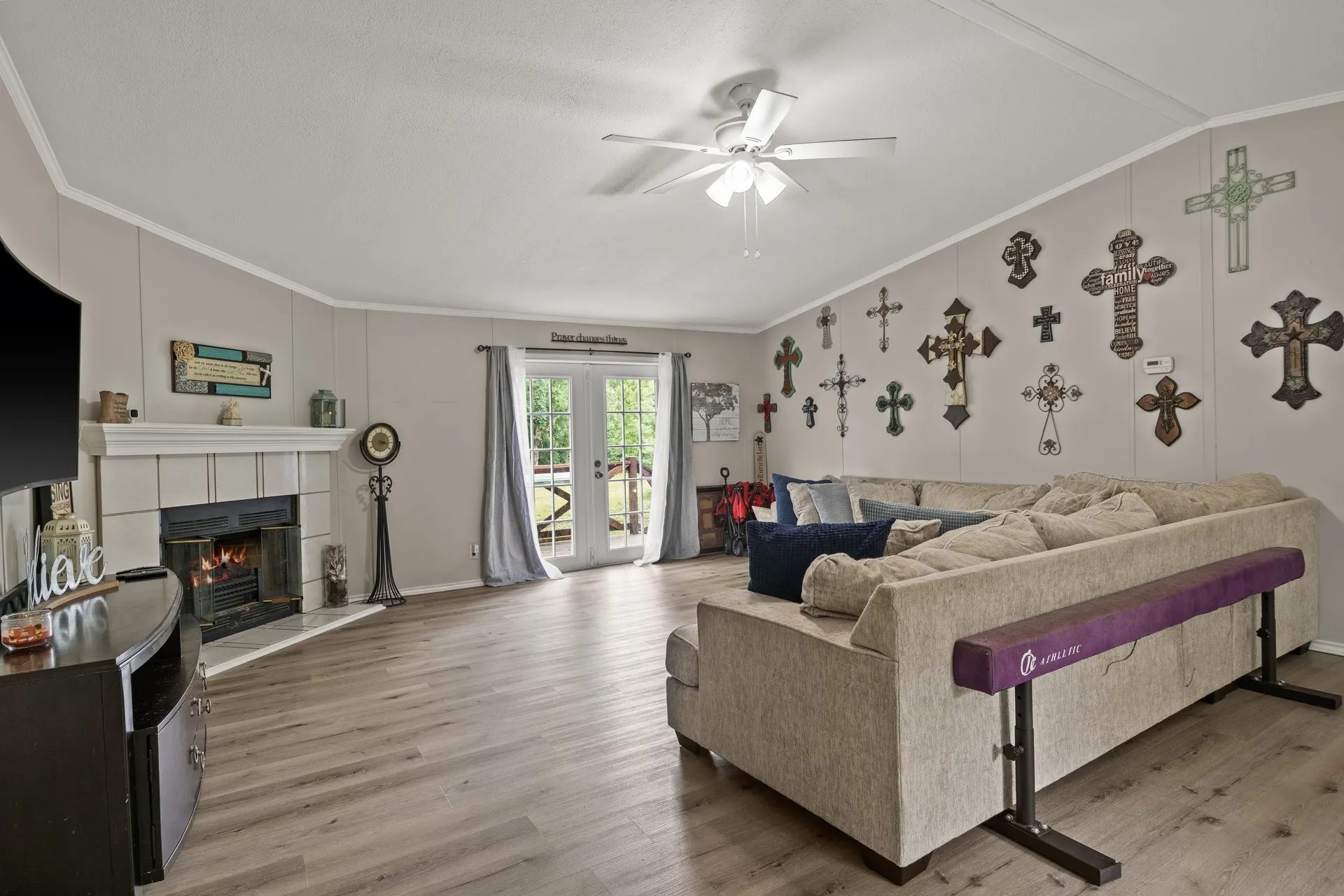 Manufactured Home For Sale in Titus County , 350 County Road 4030, Mt Pleasant, Texas 75455, 5 Bedrooms, 3 Bathrooms, Garage spaces, 2,108 Sqft, built in 1995, Price $225,000, mls#21318857, Real Estate Agent in Mt Pleasant, Homes For Sale in Titus county, Homes For Sale in Mt Pleasant, Realtor in Mt Pleasant Texas, Real Estate Brokerage Independent Realty Texas, Luminita Cordes Realtor