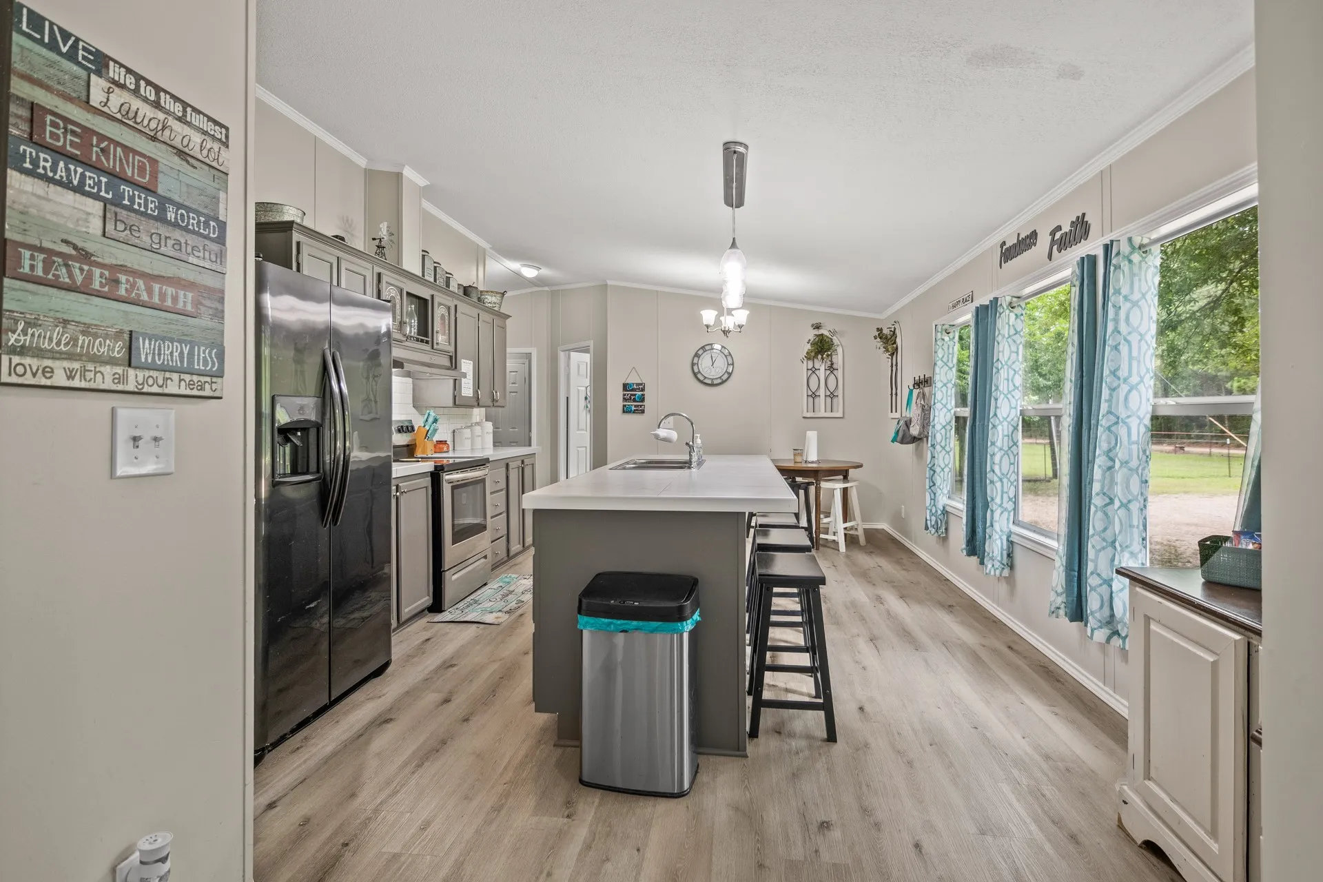 Manufactured Home For Sale in Titus County , 350 County Road 4030, Mt Pleasant, Texas 75455, 5 Bedrooms, 3 Bathrooms, Garage spaces, 2,108 Sqft, built in 1995, Price $225,000, mls#21318857, Real Estate Agent in Mt Pleasant, Homes For Sale in Titus county, Homes For Sale in Mt Pleasant, Realtor in Mt Pleasant Texas, Real Estate Brokerage Independent Realty Texas, Luminita Cordes Realtor