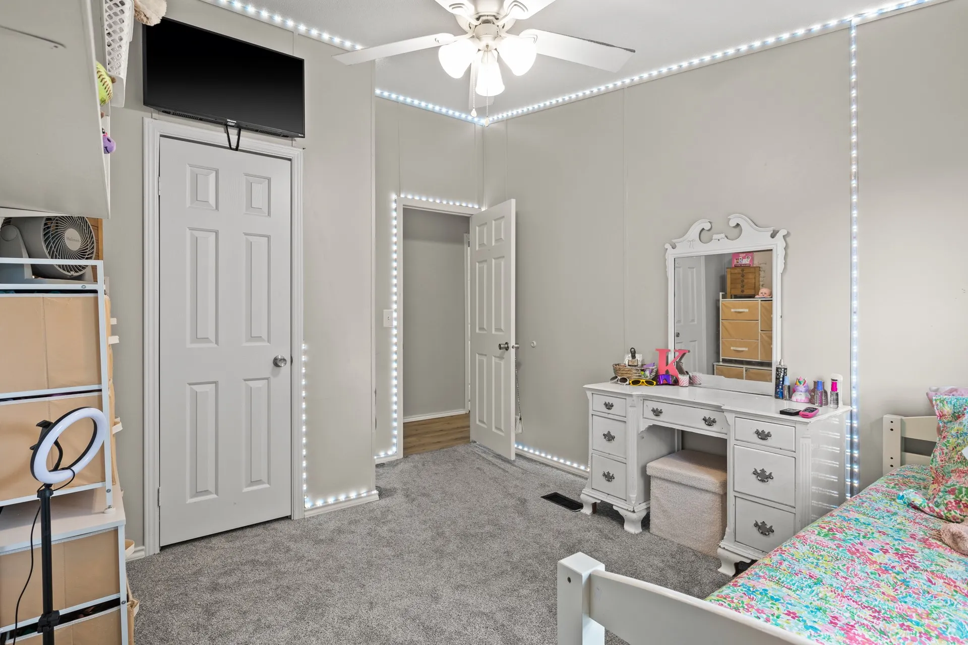 Manufactured Home For Sale in Titus County , 350 County Road 4030, Mt Pleasant, Texas 75455, 5 Bedrooms, 3 Bathrooms, Garage spaces, 2,108 Sqft, built in 1995, Price $225,000, mls#21318857, Real Estate Agent in Mt Pleasant, Homes For Sale in Titus county, Homes For Sale in Mt Pleasant, Realtor in Mt Pleasant Texas, Real Estate Brokerage Independent Realty Texas, Luminita Cordes Realtor