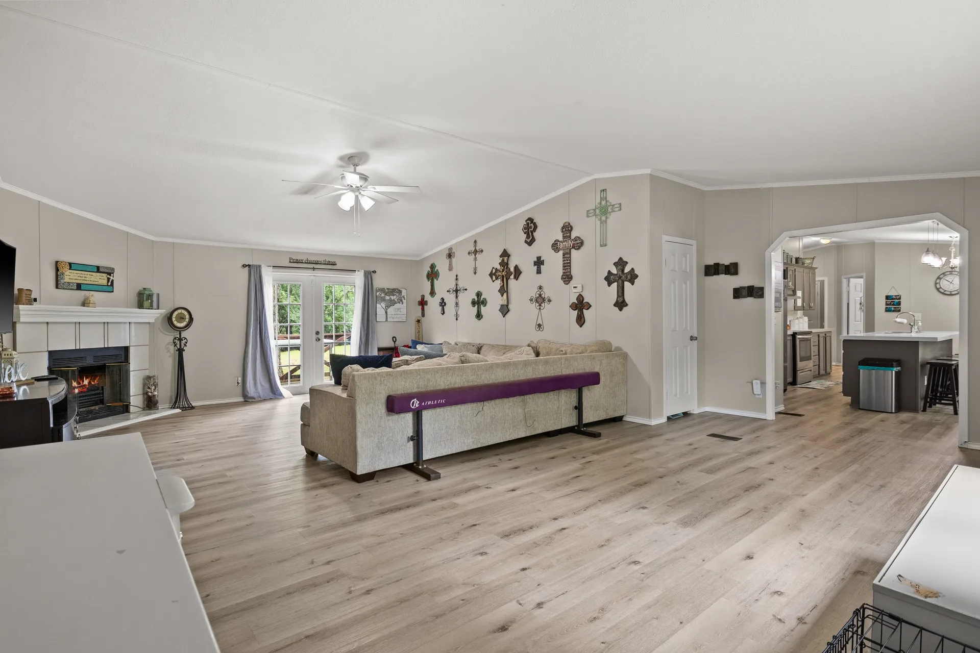 Manufactured Home For Sale in Titus County , 350 County Road 4030, Mt Pleasant, Texas 75455, 5 Bedrooms, 3 Bathrooms, Garage spaces, 2,108 Sqft, built in 1995, Price $225,000, mls#21318857, Real Estate Agent in Mt Pleasant, Homes For Sale in Titus county, Homes For Sale in Mt Pleasant, Realtor in Mt Pleasant Texas, Real Estate Brokerage Independent Realty Texas, Luminita Cordes Realtor