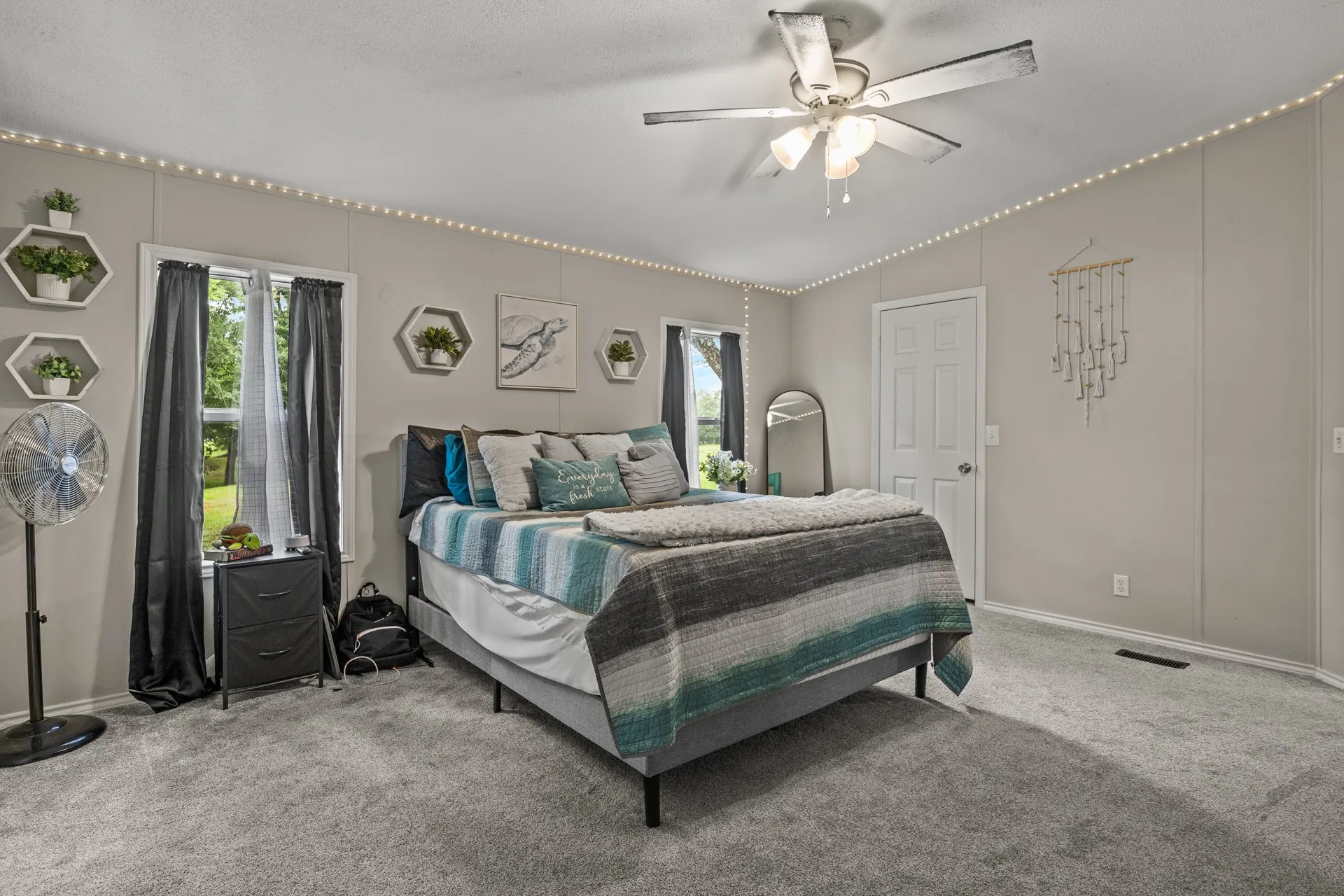 Manufactured Home For Sale in Titus County , 350 County Road 4030, Mt Pleasant, Texas 75455, 5 Bedrooms, 3 Bathrooms, Garage spaces, 2,108 Sqft, built in 1995, Price $225,000, mls#21318857, Real Estate Agent in Mt Pleasant, Homes For Sale in Titus county, Homes For Sale in Mt Pleasant, Realtor in Mt Pleasant Texas, Real Estate Brokerage Independent Realty Texas, Luminita Cordes Realtor