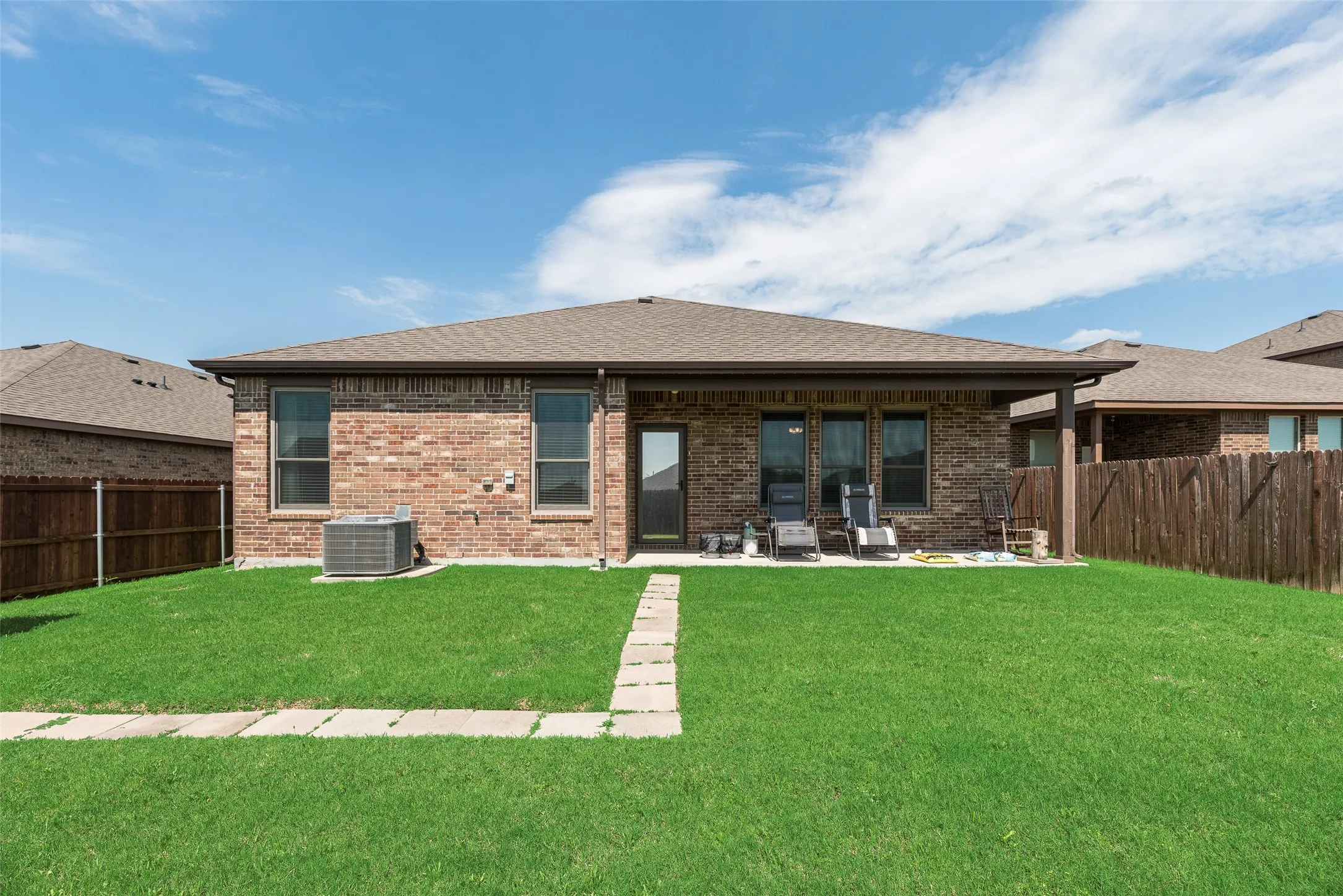 Single Family Residence For Sale in Ellis County , 2505 Lavender Lane, Glenn Heights, Texas 75154, 4 Bedroom, 2 Bathroom, 2 Garage spaces, 2,219 Sqft, built in 2019, mls#21307215, Real Estate Agent in Glenn Heights, Homes For Sale in Ellis county, Homes For Sale in Glenn Heights, Realtor in Glenn Heights Texas, Real Estate Brokerage Independent Realty Texas, Luminita Cordes Realtor