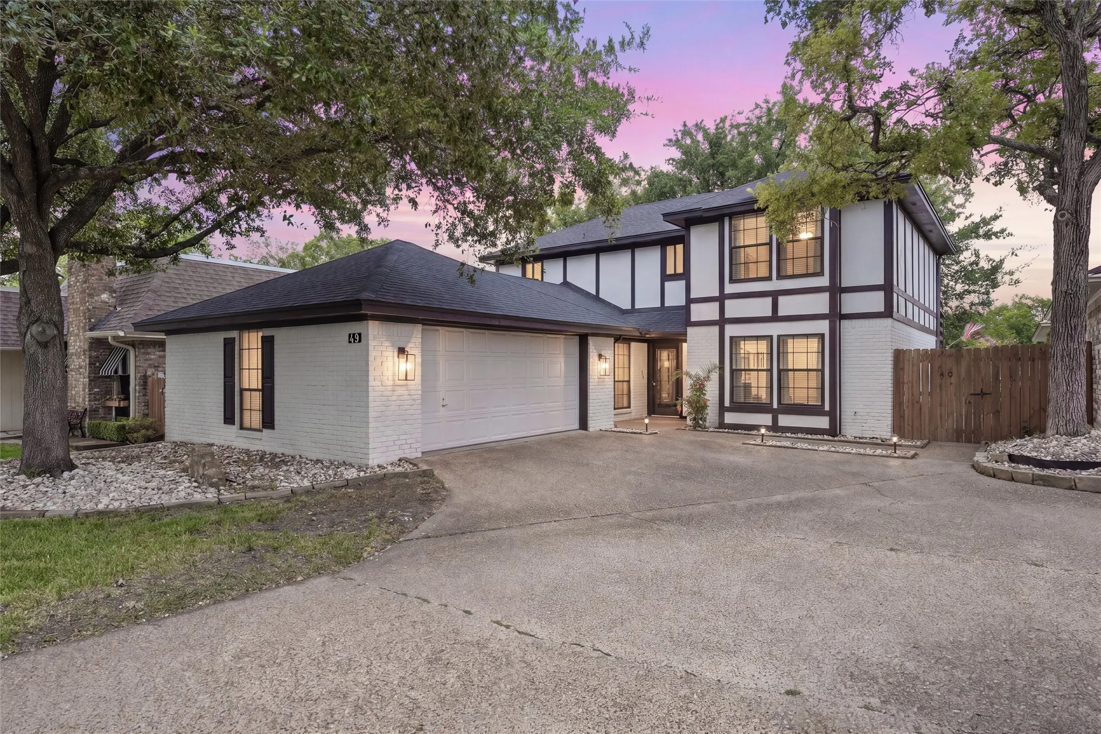 Single Family Residence For Sale in Mc Lennan County , 49 Sugar Creek, Woodway, Texas 76712, 4 Bedroom, 3 Bathroom, 2 Garage spaces, 2,499 Sqft, built in 1978, mls#21318895, Real Estate Agent in Woodway, Homes For Sale in Mc Lennan county, Homes For Sale in Woodway, Realtor in Woodway Texas, Real Estate Brokerage Independent Realty Texas, Luminita Cordes Realtor