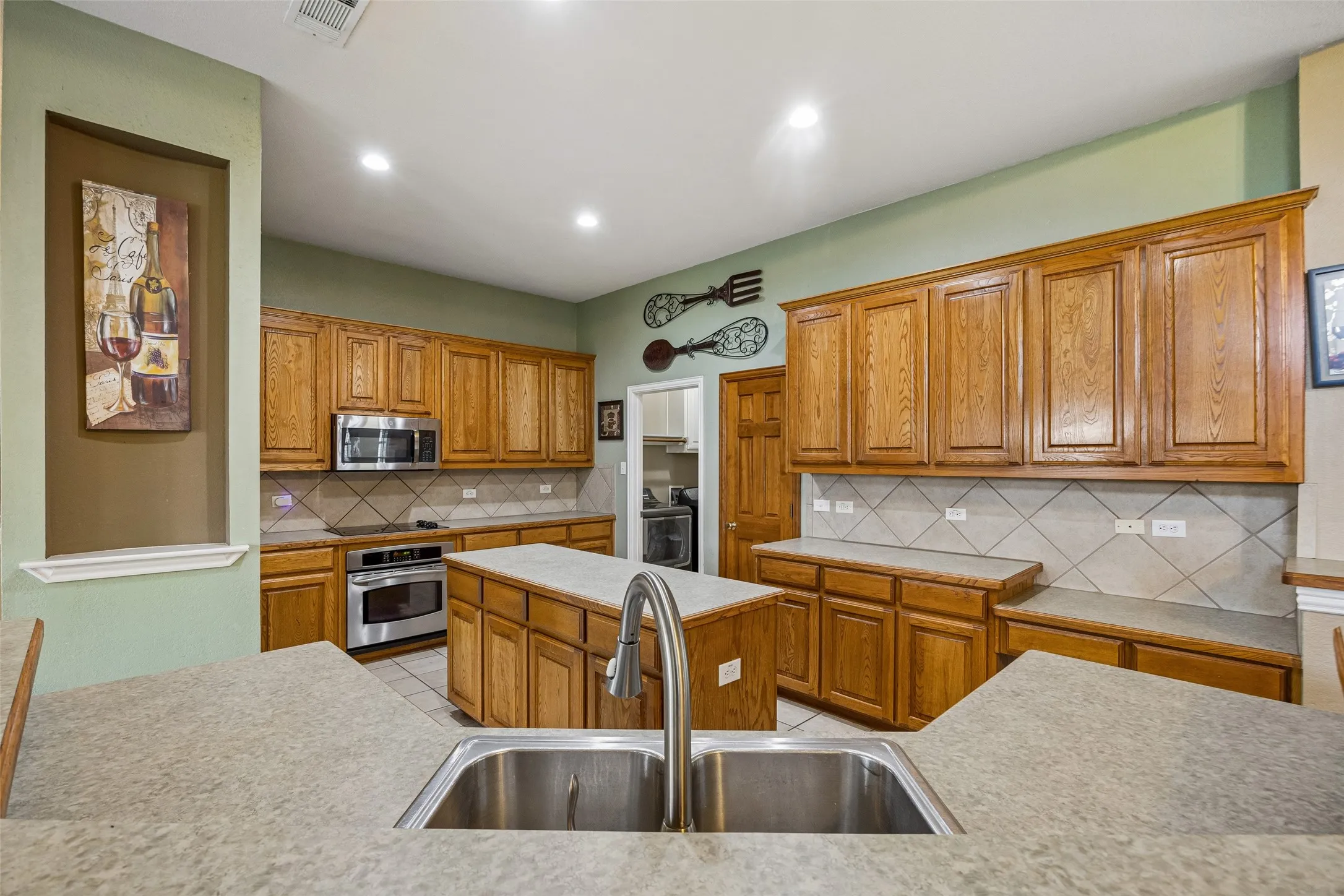 Single Family Residence For Sale in Tarrant County , 4315 Palmer Drive, Mansfield, Texas 76063, 4 Bedroom, 4 Bathroom, 3 Garage spaces, 3,633 Sqft, built in 2003, mls#21318196, Real Estate Agent in Mansfield, Homes For Sale in Tarrant county, Homes For Sale in Mansfield, Realtor in Mansfield Texas, Real Estate Brokerage Independent Realty Texas, Luminita Cordes Realtor
