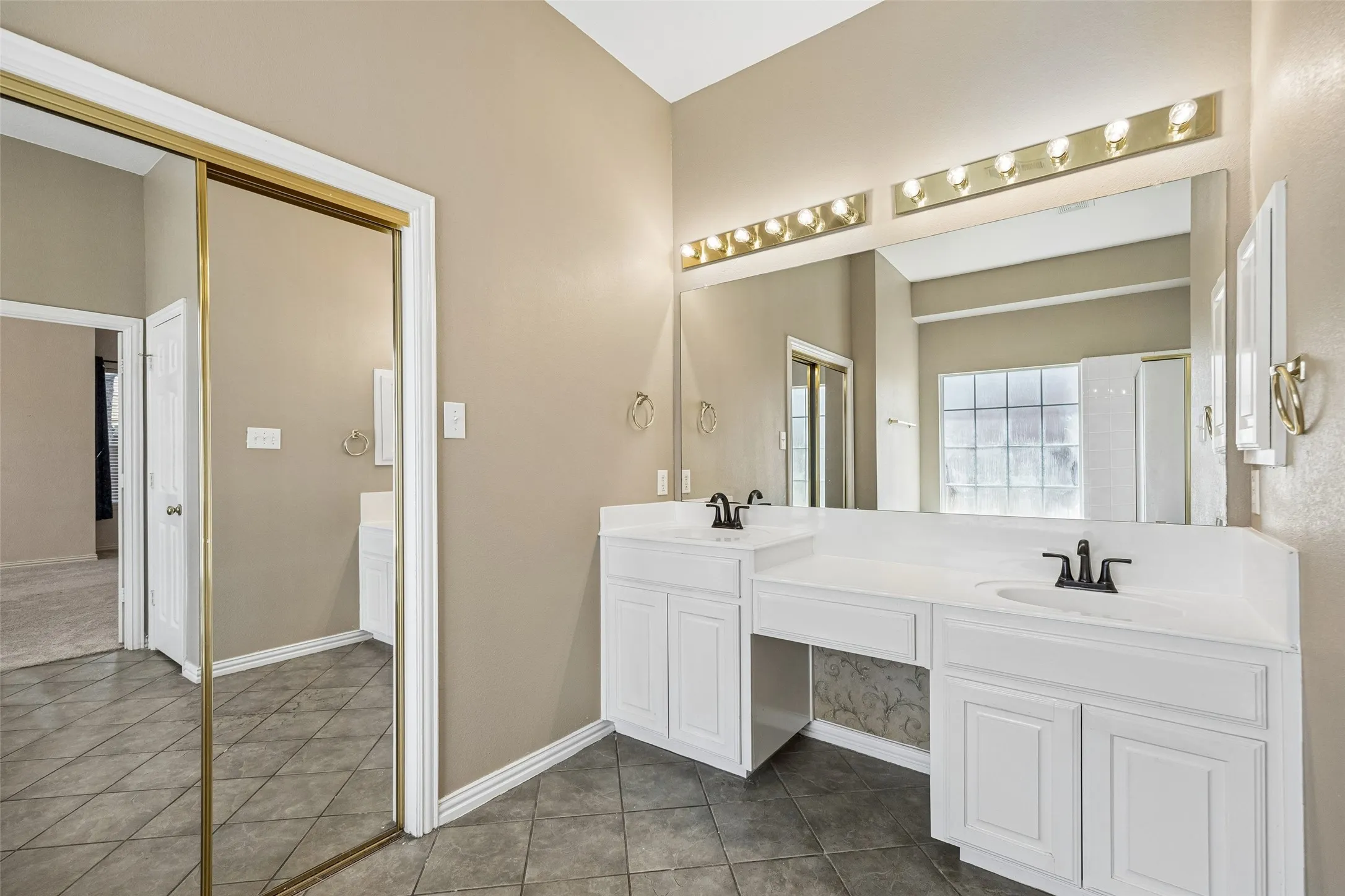 Single Family Residence For Sale in Tarrant County , 4315 Palmer Drive, Mansfield, Texas 76063, 4 Bedroom, 4 Bathroom, 3 Garage spaces, 3,633 Sqft, built in 2003, mls#21318196, Real Estate Agent in Mansfield, Homes For Sale in Tarrant county, Homes For Sale in Mansfield, Realtor in Mansfield Texas, Real Estate Brokerage Independent Realty Texas, Luminita Cordes Realtor