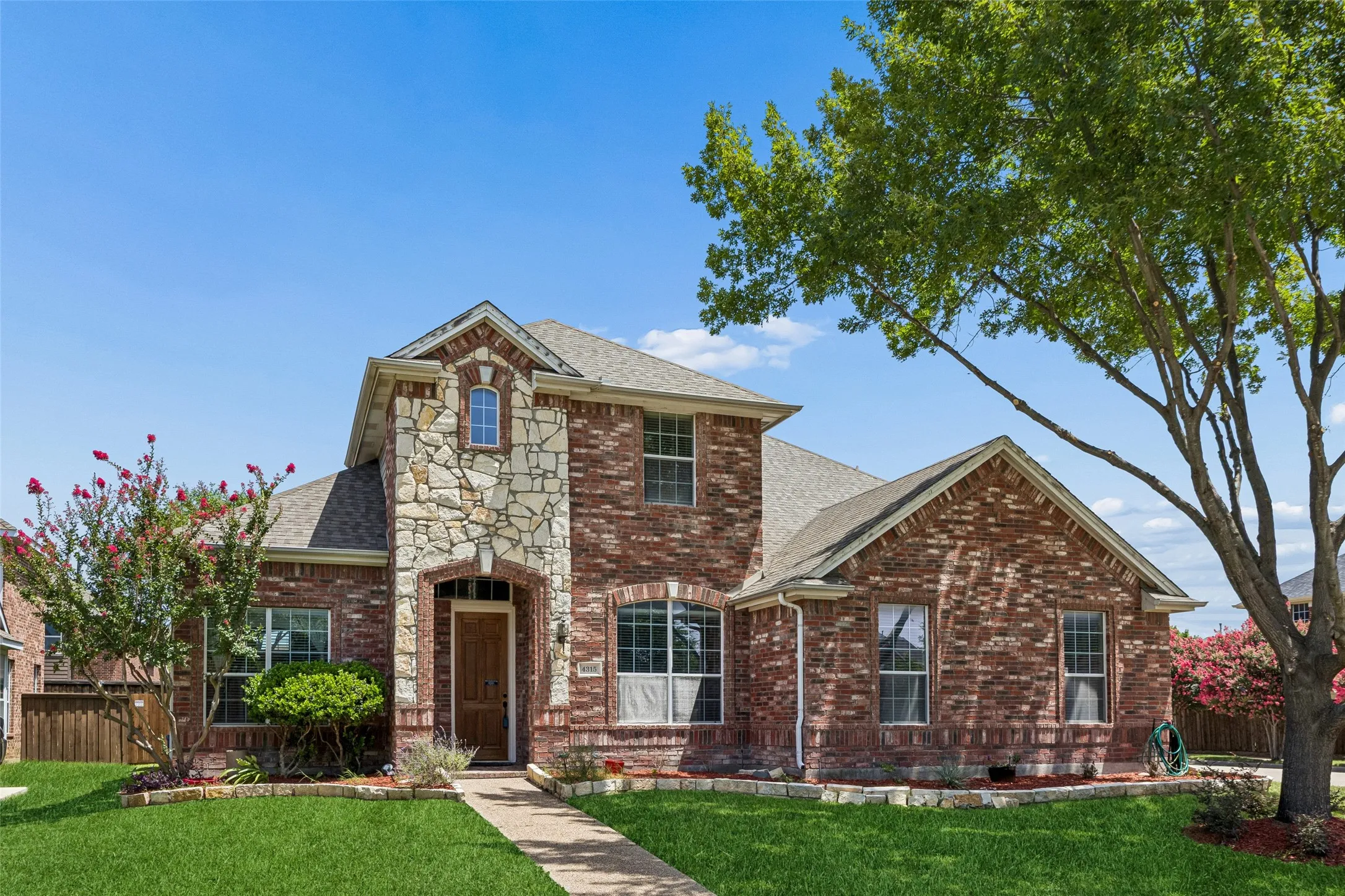 Single Family Residence For Sale in Tarrant County , 4315 Palmer Drive, Mansfield, Texas 76063, 4 Bedroom, 4 Bathroom, 3 Garage spaces, 3,633 Sqft, built in 2003, mls#21318196, Real Estate Agent in Mansfield, Homes For Sale in Tarrant county, Homes For Sale in Mansfield, Realtor in Mansfield Texas, Real Estate Brokerage Independent Realty Texas, Luminita Cordes Realtor