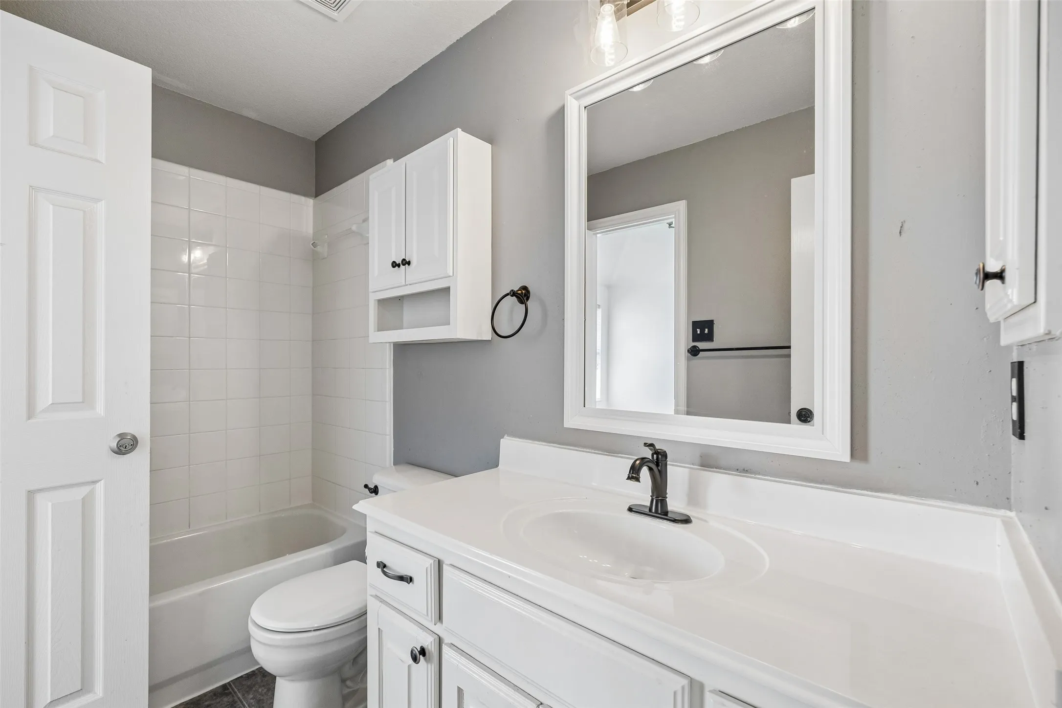 Single Family Residence For Sale in Tarrant County , 4315 Palmer Drive, Mansfield, Texas 76063, 4 Bedroom, 4 Bathroom, 3 Garage spaces, 3,633 Sqft, built in 2003, mls#21318196, Real Estate Agent in Mansfield, Homes For Sale in Tarrant county, Homes For Sale in Mansfield, Realtor in Mansfield Texas, Real Estate Brokerage Independent Realty Texas, Luminita Cordes Realtor