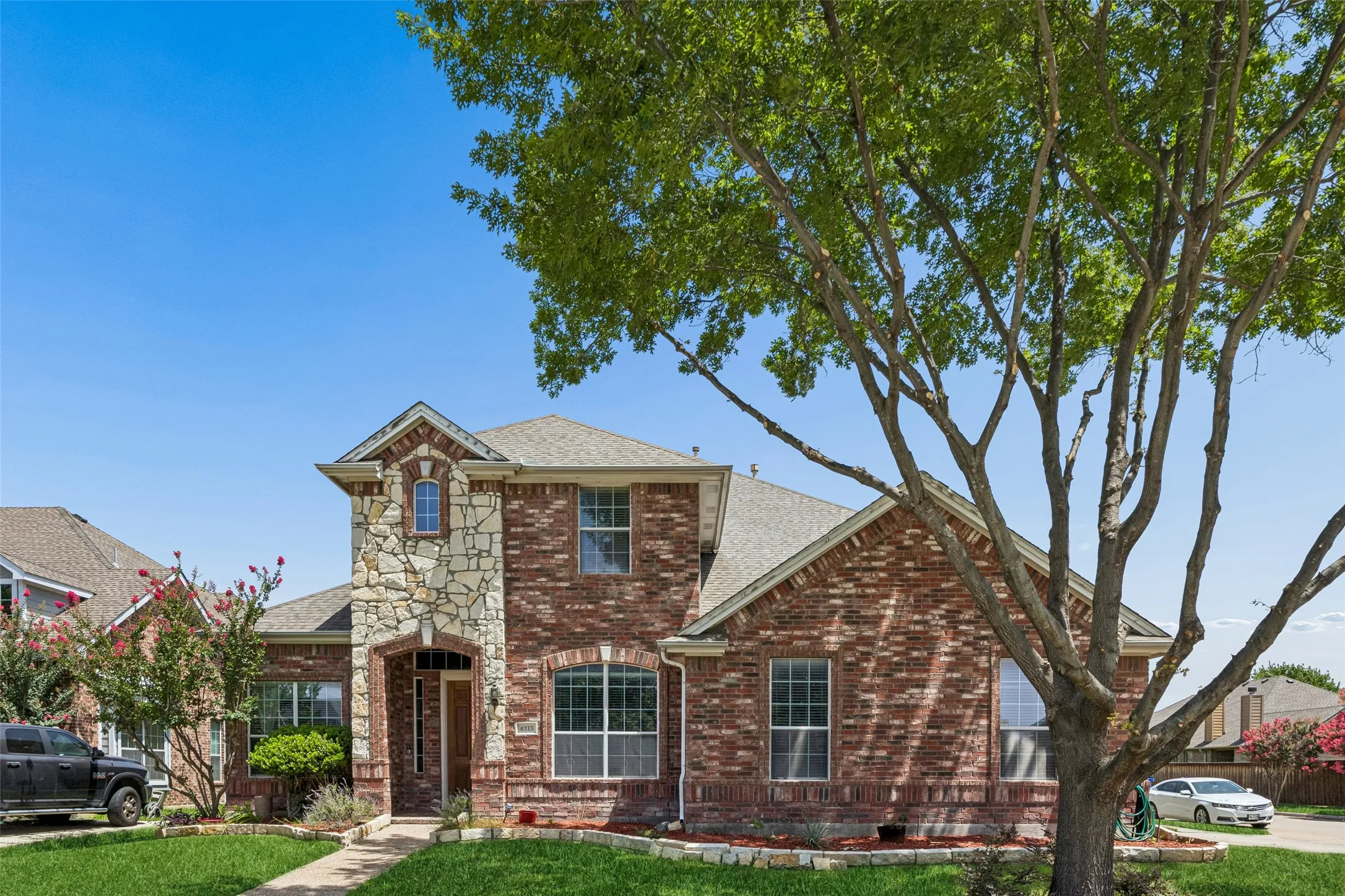 Single Family Residence For Sale in Tarrant County , 4315 Palmer Drive, Mansfield, Texas 76063, 4 Bedroom, 4 Bathroom, 3 Garage spaces, 3,633 Sqft, built in 2003, mls#21318196, Real Estate Agent in Mansfield, Homes For Sale in Tarrant county, Homes For Sale in Mansfield, Realtor in Mansfield Texas, Real Estate Brokerage Independent Realty Texas, Luminita Cordes Realtor