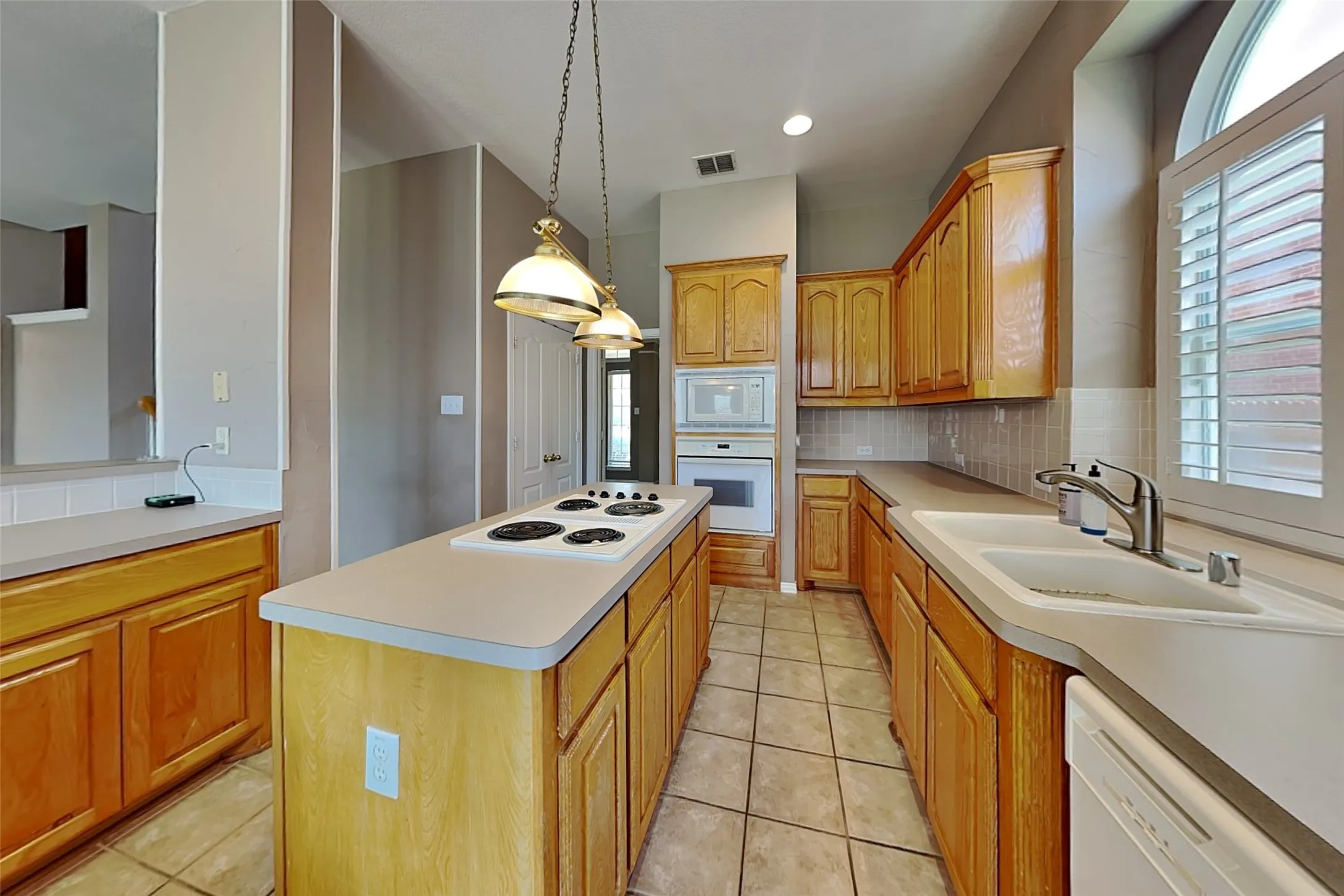Single Family Residence For Rent in Collin County , 3910 Compton Drive, Richardson, Texas 75082, 4 Bedroom, 3 Bathroom, 2 Garage spaces, 3,060 Sqft, built in 1999, mls#21318894, Real Estate Agent in Richardson, Homes For Rent in Collin county, Homes For Rent in Richardson, Realtor in Richardson Texas, Real Estate Brokerage Independent Realty Texas, Luminita Cordes Realtor