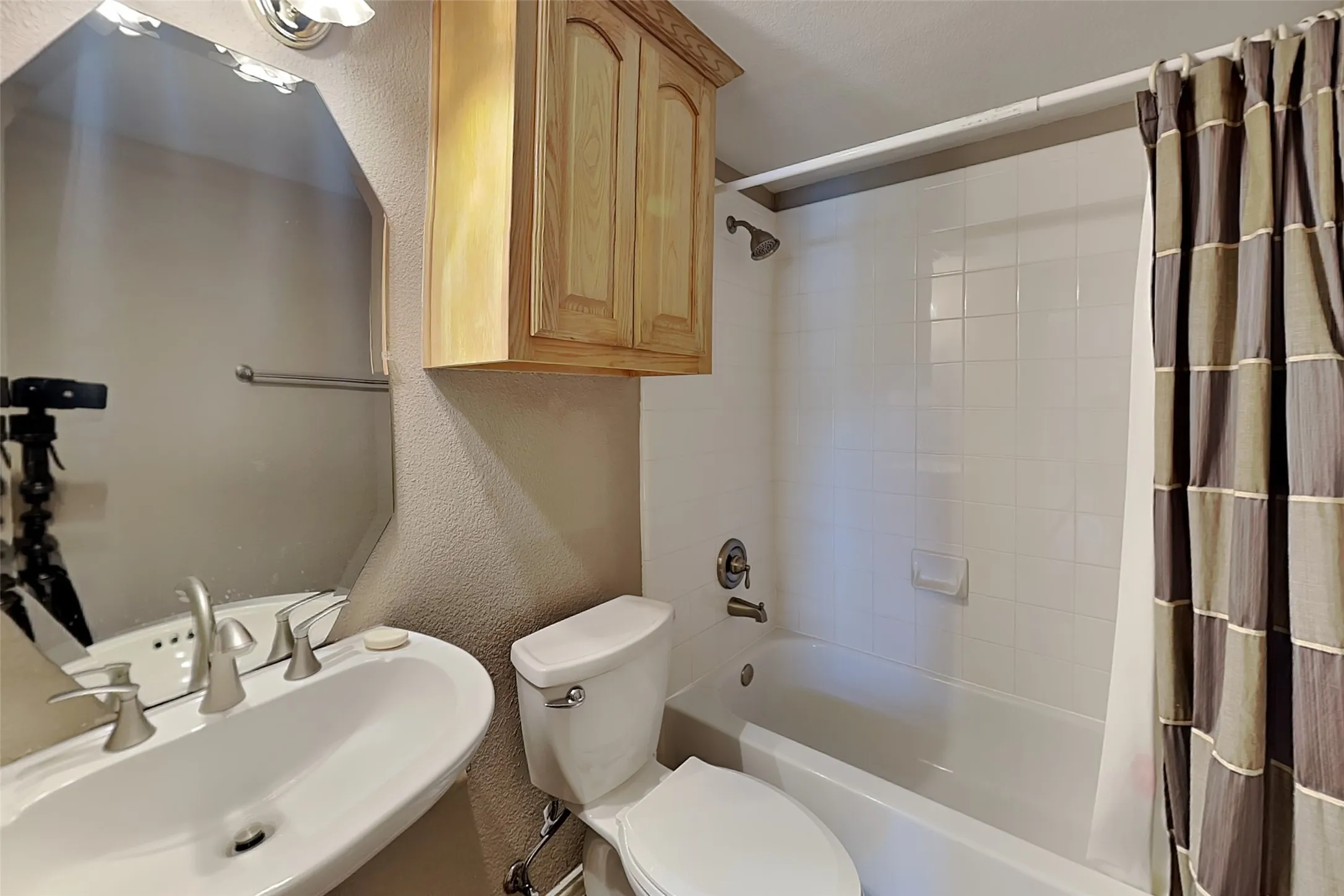 Single Family Residence For Rent in Collin County , 3910 Compton Drive, Richardson, Texas 75082, 4 Bedroom, 3 Bathroom, 2 Garage spaces, 3,060 Sqft, built in 1999, mls#21318894, Real Estate Agent in Richardson, Homes For Rent in Collin county, Homes For Rent in Richardson, Realtor in Richardson Texas, Real Estate Brokerage Independent Realty Texas, Luminita Cordes Realtor