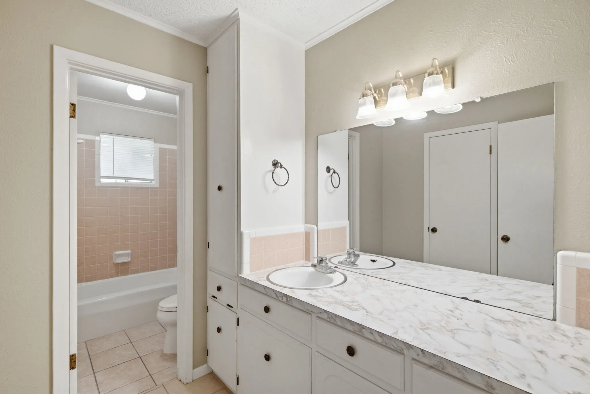 Single Family Residence For Sale in Erath County , 1109 N Lillian Street, Stephenville, Texas 76401, 3 Bedroom, 2 Bathroom, 2 Garage spaces, 1,819 Sqft, built in 1973, mls#21318330, Real Estate Agent in Stephenville, Homes For Sale in Erath county, Homes For Sale in Stephenville, Realtor in Stephenville Texas, Real Estate Brokerage Independent Realty Texas, Luminita Cordes Realtor