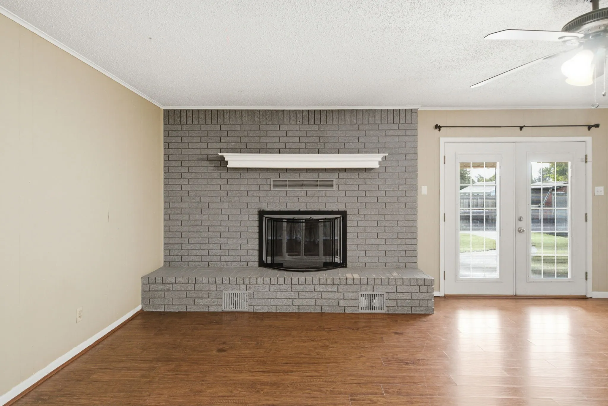 Single Family Residence For Sale in Erath County , 1109 N Lillian Street, Stephenville, Texas 76401, 3 Bedroom, 2 Bathroom, 2 Garage spaces, 1,819 Sqft, built in 1973, mls#21318330, Real Estate Agent in Stephenville, Homes For Sale in Erath county, Homes For Sale in Stephenville, Realtor in Stephenville Texas, Real Estate Brokerage Independent Realty Texas, Luminita Cordes Realtor