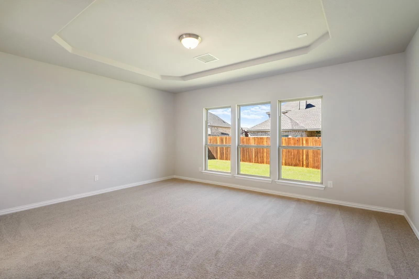 Single Family Residence For Sale in Collin County , 2455 Lusitano Lane, Celina, Texas 75009, 6 Bedroom, 4 Bathroom, 3 Garage spaces, 4,021 Sqft, built in 2018, mls#21317033, Real Estate Agent in Celina, Homes For Sale in Collin county, Homes For Sale in Celina, Realtor in Celina Texas, Real Estate Brokerage Independent Realty Texas, Luminita Cordes Realtor