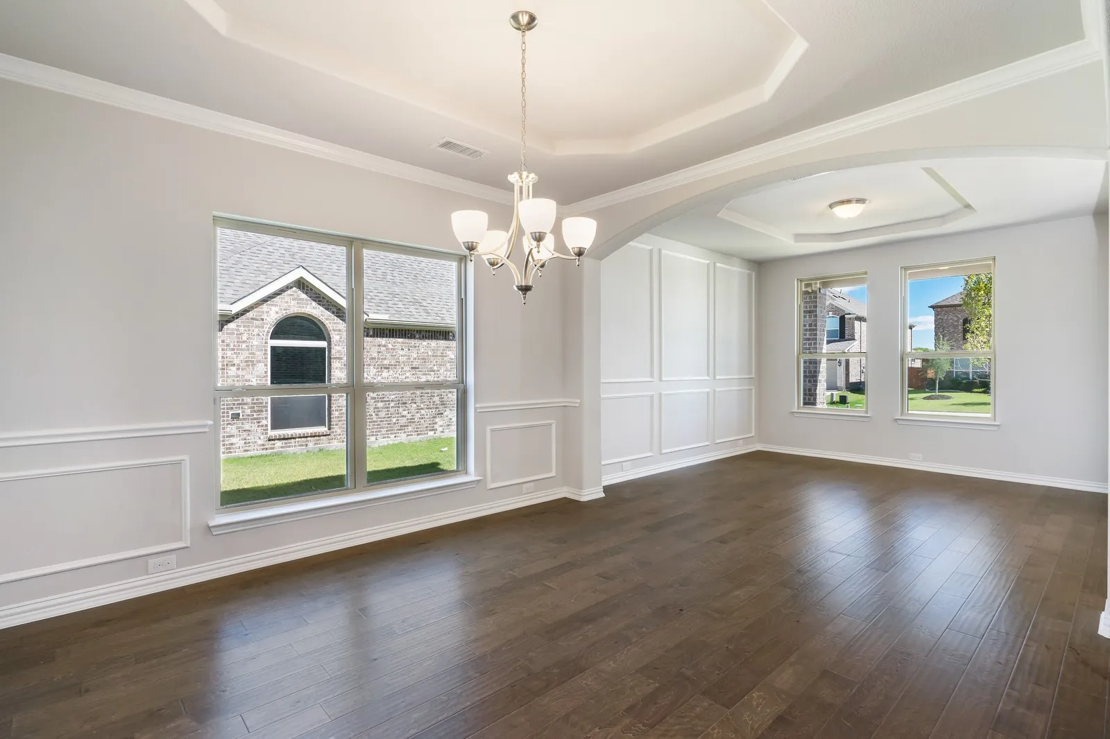 Single Family Residence For Sale in Collin County , 2455 Lusitano Lane, Celina, Texas 75009, 6 Bedroom, 4 Bathroom, 3 Garage spaces, 4,021 Sqft, built in 2018, mls#21317033, Real Estate Agent in Celina, Homes For Sale in Collin county, Homes For Sale in Celina, Realtor in Celina Texas, Real Estate Brokerage Independent Realty Texas, Luminita Cordes Realtor