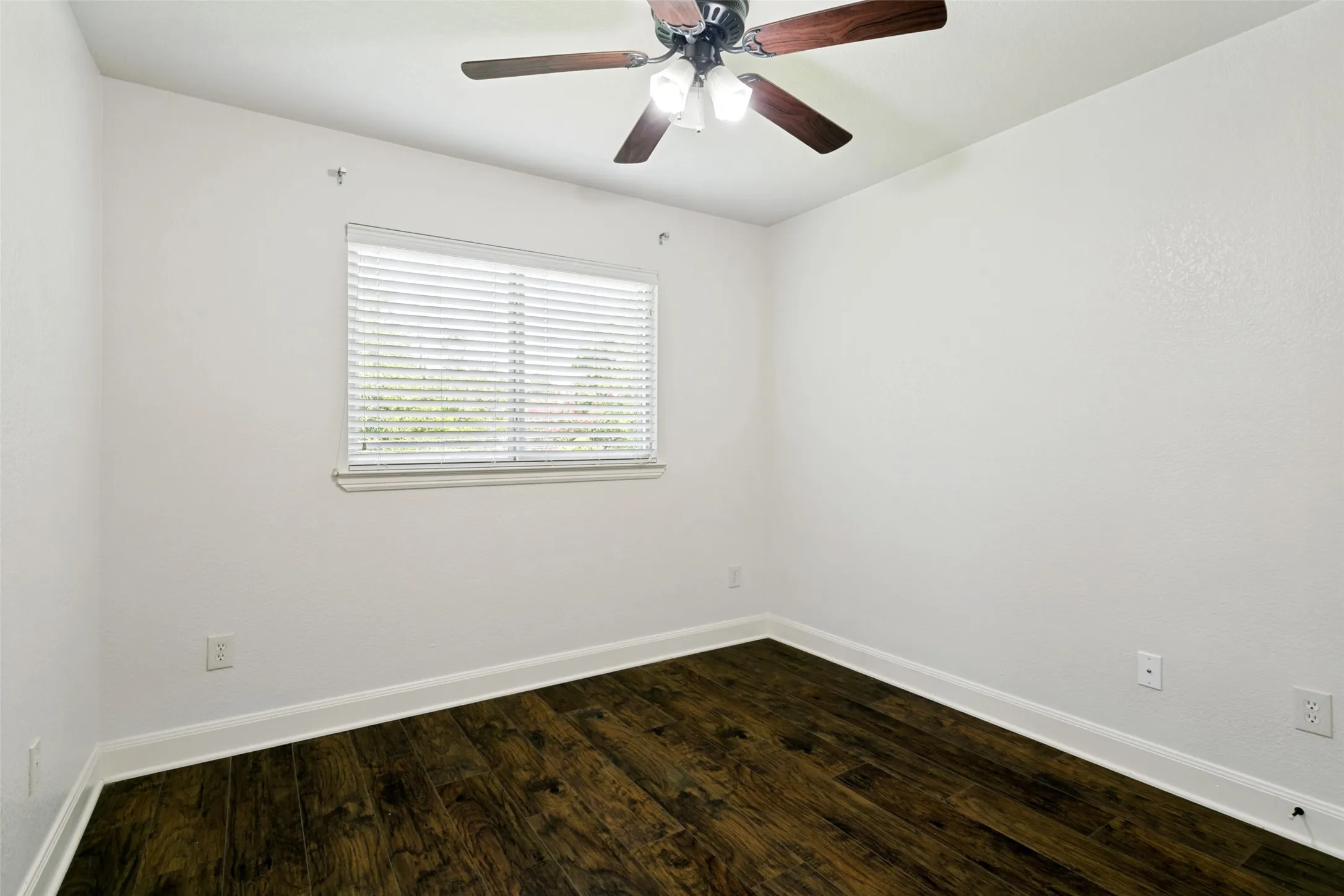 Single Family Residence For Sale in Denton County , 2513 Chebi Lane, Denton, Texas 76209, 4 Bedroom, 2 Bathroom, 1 Garage spaces, 1,621 Sqft, built in 2009, mls#21318840, Real Estate Agent in Denton, Homes For Sale in Denton county, Homes For Sale in Denton, Realtor in Denton Texas, Real Estate Brokerage Independent Realty Texas, Luminita Cordes Realtor