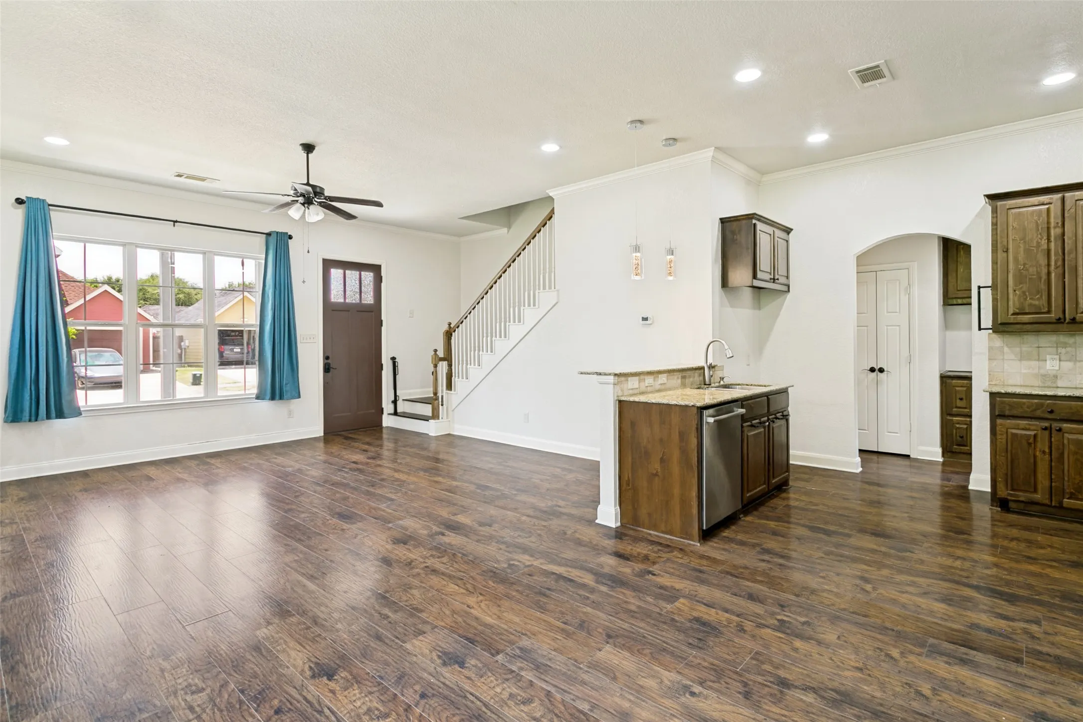 Single Family Residence For Sale in Denton County , 2513 Chebi Lane, Denton, Texas 76209, 4 Bedroom, 2 Bathroom, 1 Garage spaces, 1,621 Sqft, built in 2009, mls#21318840, Real Estate Agent in Denton, Homes For Sale in Denton county, Homes For Sale in Denton, Realtor in Denton Texas, Real Estate Brokerage Independent Realty Texas, Luminita Cordes Realtor