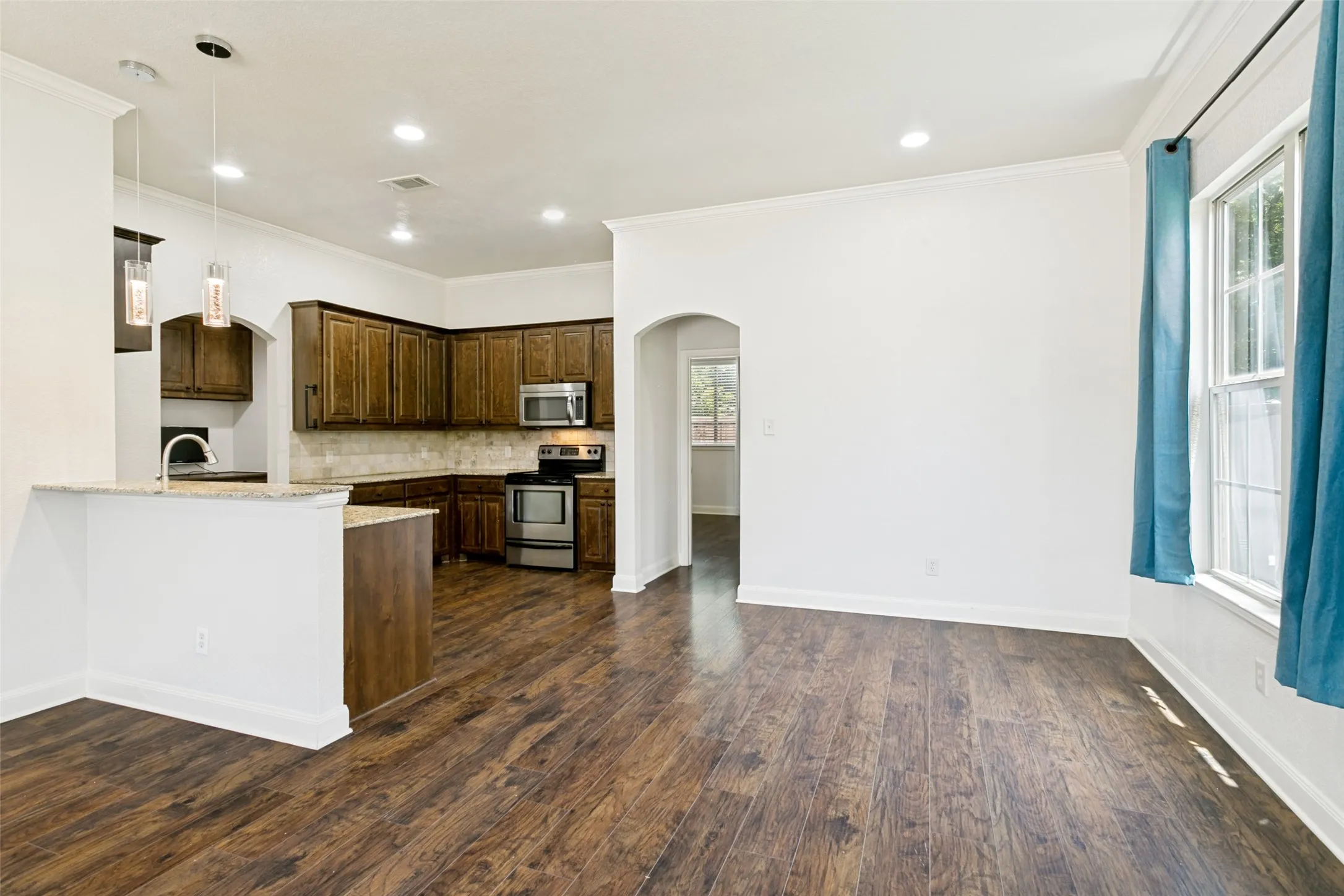 Single Family Residence For Sale in Denton County , 2513 Chebi Lane, Denton, Texas 76209, 4 Bedroom, 2 Bathroom, 1 Garage spaces, 1,621 Sqft, built in 2009, mls#21318840, Real Estate Agent in Denton, Homes For Sale in Denton county, Homes For Sale in Denton, Realtor in Denton Texas, Real Estate Brokerage Independent Realty Texas, Luminita Cordes Realtor