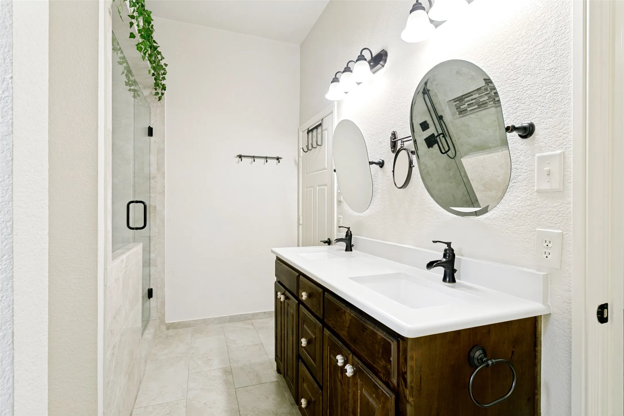 Single Family Residence For Sale in Denton County , 2513 Chebi Lane, Denton, Texas 76209, 4 Bedroom, 2 Bathroom, 1 Garage spaces, 1,621 Sqft, built in 2009, mls#21318840, Real Estate Agent in Denton, Homes For Sale in Denton county, Homes For Sale in Denton, Realtor in Denton Texas, Real Estate Brokerage Independent Realty Texas, Luminita Cordes Realtor
