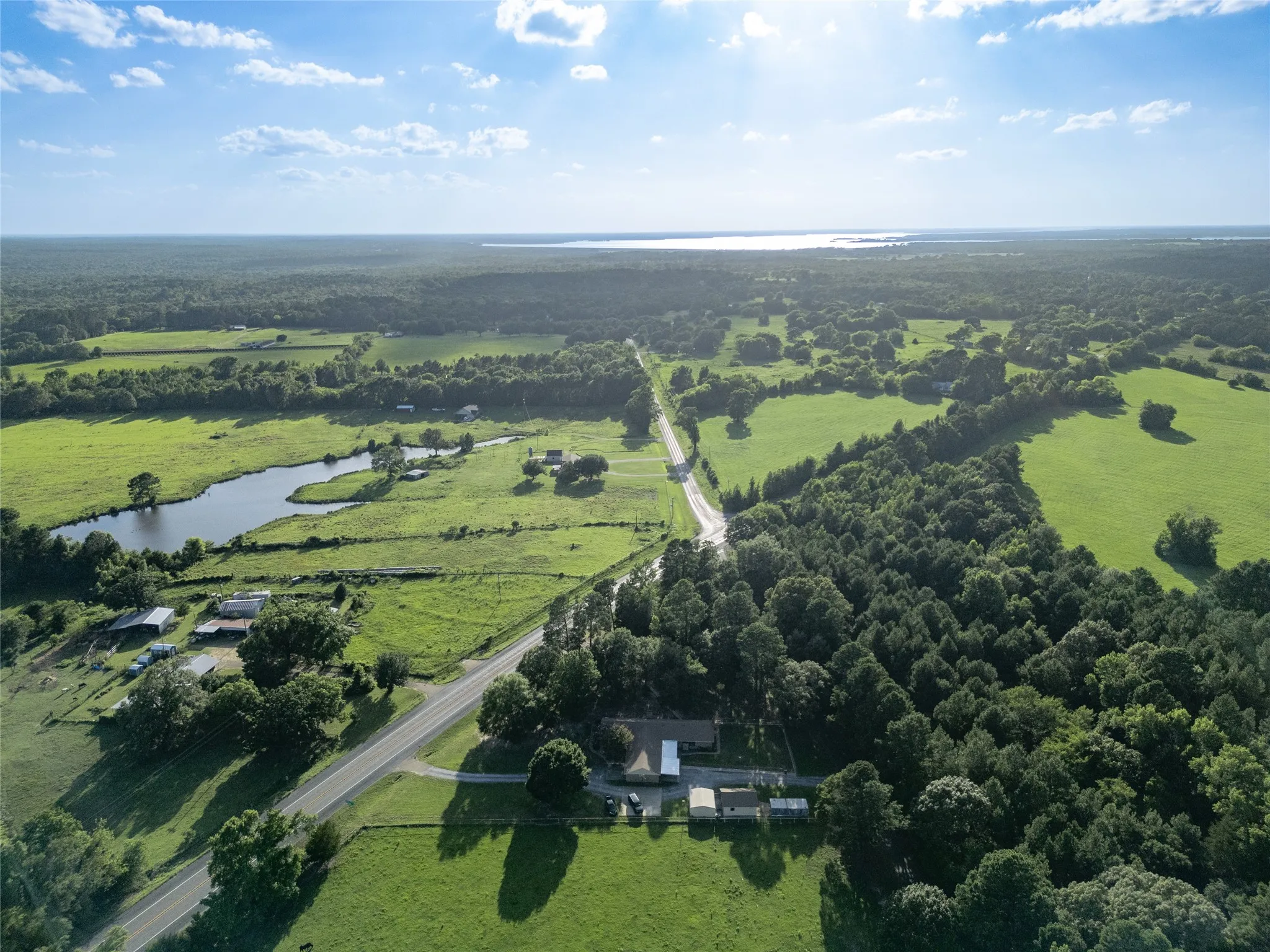 Single Family Residence For Sale in Wood County , 1104 W State Highway 154, Quitman, Texas 75783, 3 Bedroom, 3 Bathroom, 2 Garage spaces, 3,169 Sqft, built in 1985, mls#21318054, Real Estate Agent in Quitman, Homes For Sale in Wood county, Homes For Sale in Quitman, Realtor in Quitman Texas, Real Estate Brokerage Independent Realty Texas, Luminita Cordes Realtor