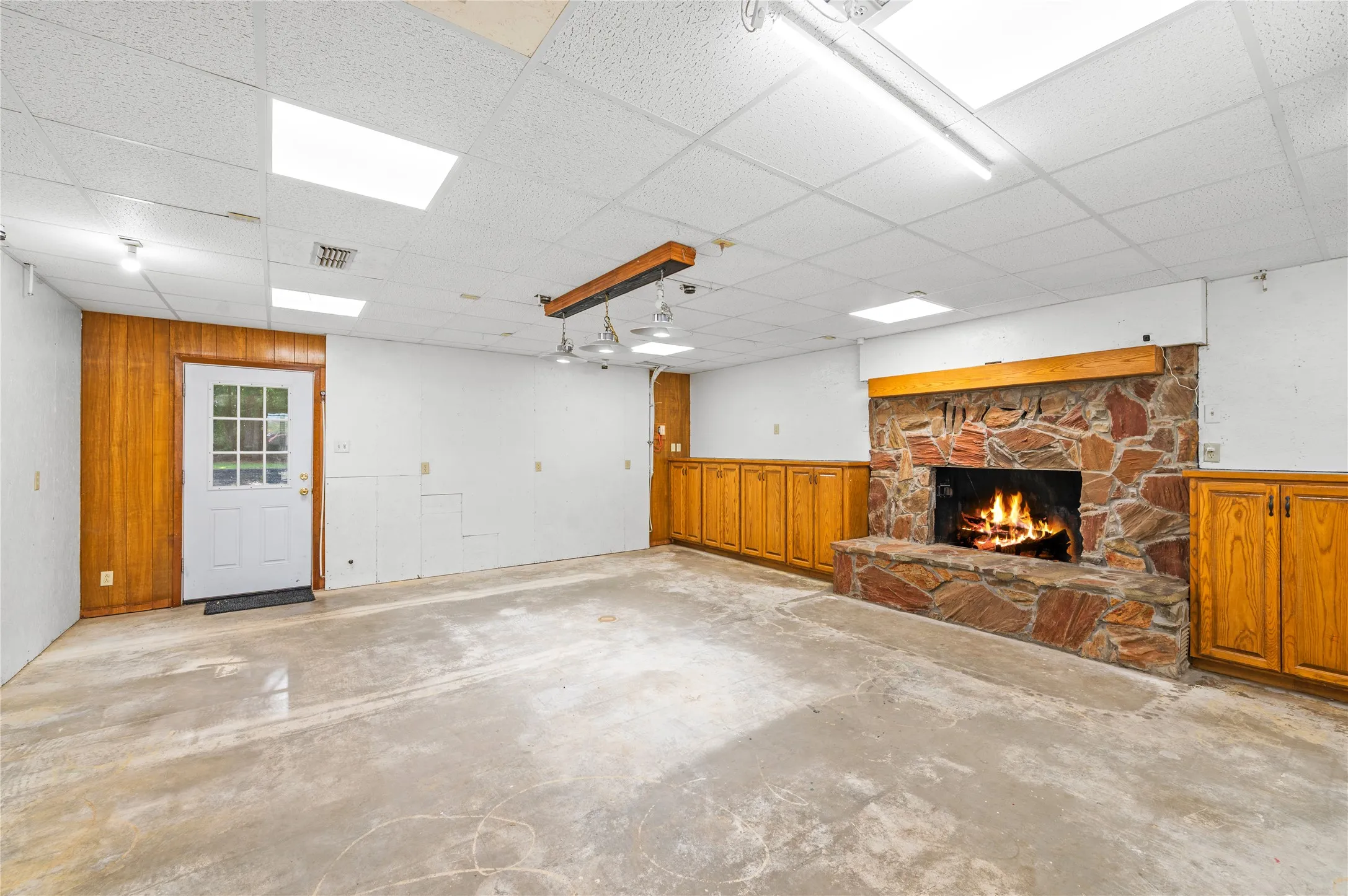 Single Family Residence For Sale in Wood County , 1104 W State Highway 154, Quitman, Texas 75783, 3 Bedroom, 3 Bathroom, 2 Garage spaces, 3,169 Sqft, built in 1985, mls#21318054, Real Estate Agent in Quitman, Homes For Sale in Wood county, Homes For Sale in Quitman, Realtor in Quitman Texas, Real Estate Brokerage Independent Realty Texas, Luminita Cordes Realtor