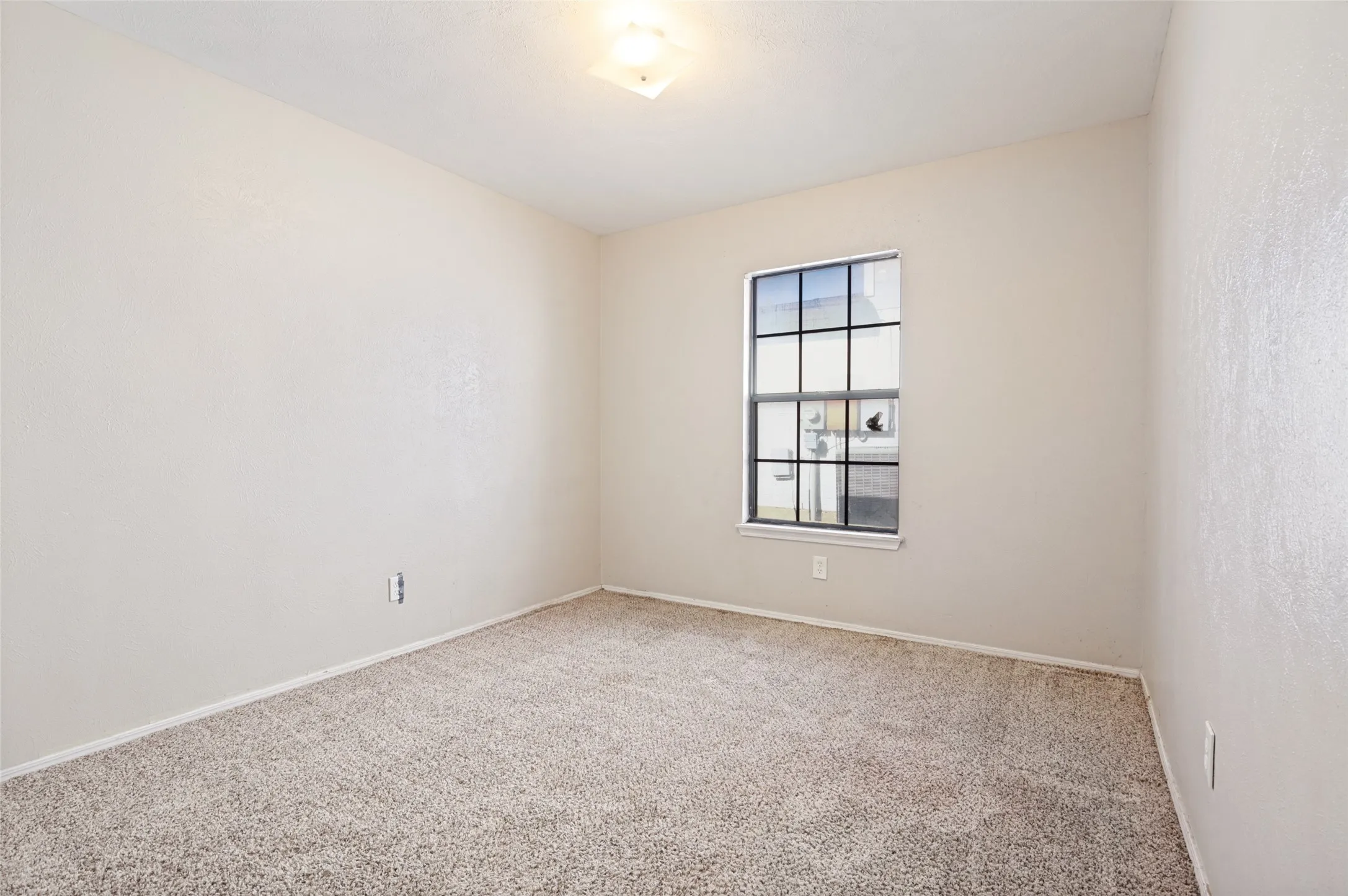 Single Family Residence For Sale in Dallas County , 805 Whitney Street, Cedar Hill, Texas 75104, 3 Bedroom, 2 Bathroom, 2 Garage spaces, 1,720 Sqft, built in 1985, mls#21318869, Real Estate Agent in Cedar Hill, Homes For Sale in Dallas county, Homes For Sale in Cedar Hill, Realtor in Cedar Hill Texas, Real Estate Brokerage Independent Realty Texas, Luminita Cordes Realtor