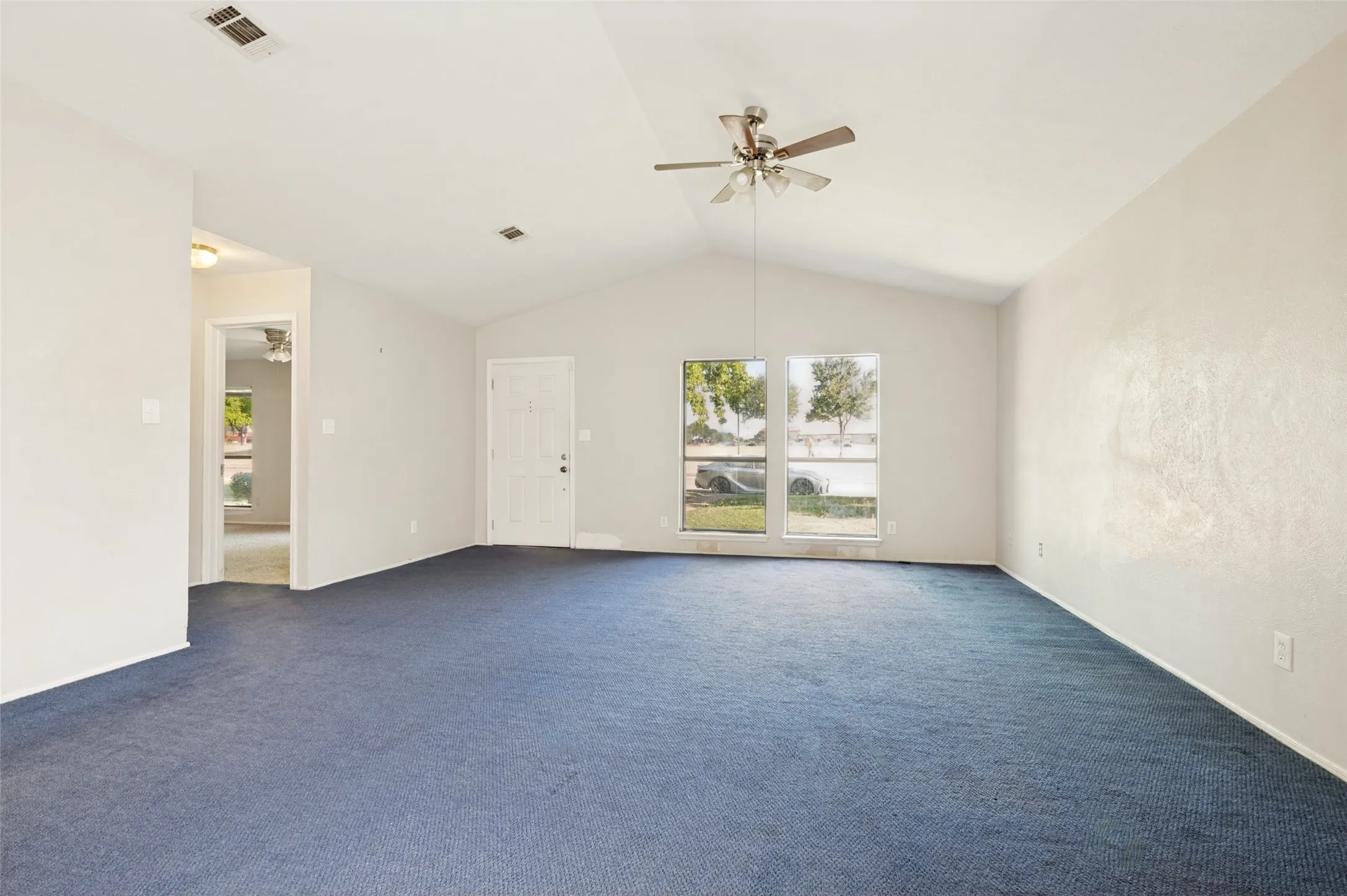 Single Family Residence For Sale in Dallas County , 805 Whitney Street, Cedar Hill, Texas 75104, 3 Bedroom, 2 Bathroom, 2 Garage spaces, 1,720 Sqft, built in 1985, mls#21318869, Real Estate Agent in Cedar Hill, Homes For Sale in Dallas county, Homes For Sale in Cedar Hill, Realtor in Cedar Hill Texas, Real Estate Brokerage Independent Realty Texas, Luminita Cordes Realtor