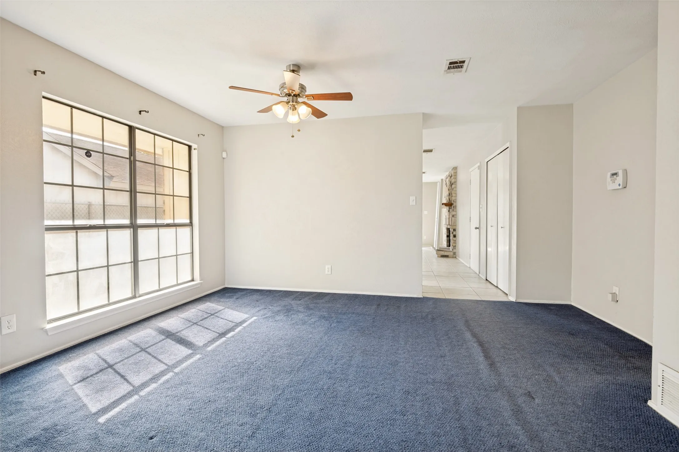 Single Family Residence For Sale in Dallas County , 805 Whitney Street, Cedar Hill, Texas 75104, 3 Bedroom, 2 Bathroom, 2 Garage spaces, 1,720 Sqft, built in 1985, mls#21318869, Real Estate Agent in Cedar Hill, Homes For Sale in Dallas county, Homes For Sale in Cedar Hill, Realtor in Cedar Hill Texas, Real Estate Brokerage Independent Realty Texas, Luminita Cordes Realtor
