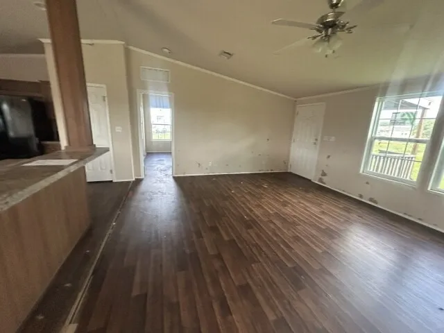 Mobile Home For Sale in Victoria County , 268 W Oaks, Victoria, Texas 77905, 4 Bedroom, 2 Bathroom, Garage spaces, 2,019 Sqft, built in 2012, mls#21318923, Real Estate Agent in Victoria, Homes For Sale in Victoria county, Homes For Sale in Victoria, Realtor in Victoria Texas, Real Estate Brokerage Independent Realty Texas, Luminita Cordes Realtor