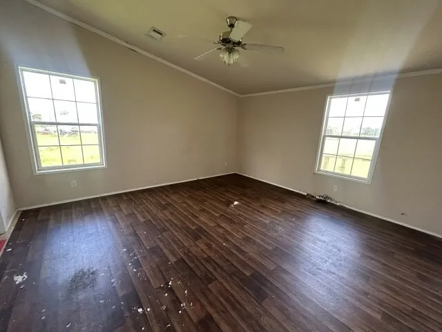 Mobile Home For Sale in Victoria County , 268 W Oaks, Victoria, Texas 77905, 4 Bedroom, 2 Bathroom, Garage spaces, 2,019 Sqft, built in 2012, mls#21318923, Real Estate Agent in Victoria, Homes For Sale in Victoria county, Homes For Sale in Victoria, Realtor in Victoria Texas, Real Estate Brokerage Independent Realty Texas, Luminita Cordes Realtor