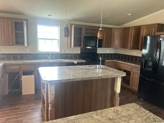 Mobile Home For Sale in Victoria County , 268 W Oaks, Victoria, Texas 77905, 4 Bedroom, 2 Bathroom, Garage spaces, 2,019 Sqft, built in 2012, mls#21318923, Real Estate Agent in Victoria, Homes For Sale in Victoria county, Homes For Sale in Victoria, Realtor in Victoria Texas, Real Estate Brokerage Independent Realty Texas, Luminita Cordes Realtor