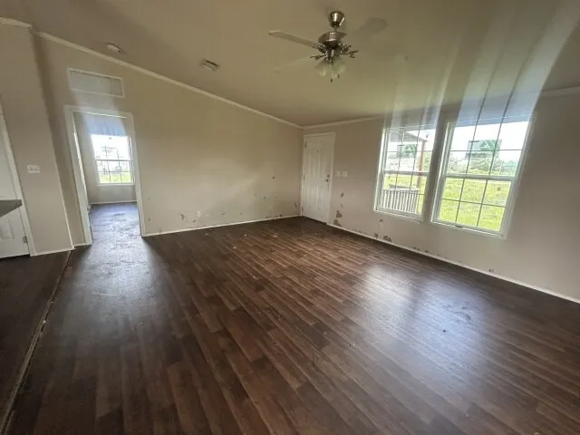 Mobile Home For Sale in Victoria County , 268 W Oaks, Victoria, Texas 77905, 4 Bedroom, 2 Bathroom, Garage spaces, 2,019 Sqft, built in 2012, mls#21318923, Real Estate Agent in Victoria, Homes For Sale in Victoria county, Homes For Sale in Victoria, Realtor in Victoria Texas, Real Estate Brokerage Independent Realty Texas, Luminita Cordes Realtor