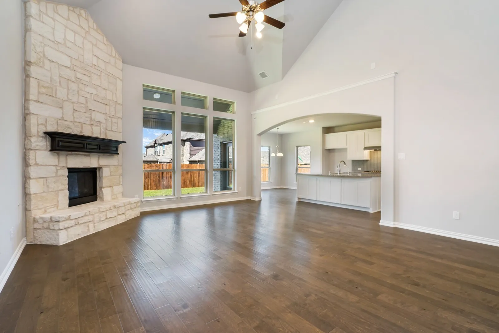 Single Family Residence For Rent in Collin County , 2455 Lusitano Lane, Celina, Texas 75009, 6 Bedroom, 4 Bathroom, 3 Garage spaces, 4,021 Sqft, built in 2018, mls#21317036, Real Estate Agent in Celina, Homes For Rent in Collin county, Homes For Rent in Celina, Realtor in Celina Texas, Real Estate Brokerage Independent Realty Texas, Luminita Cordes Realtor