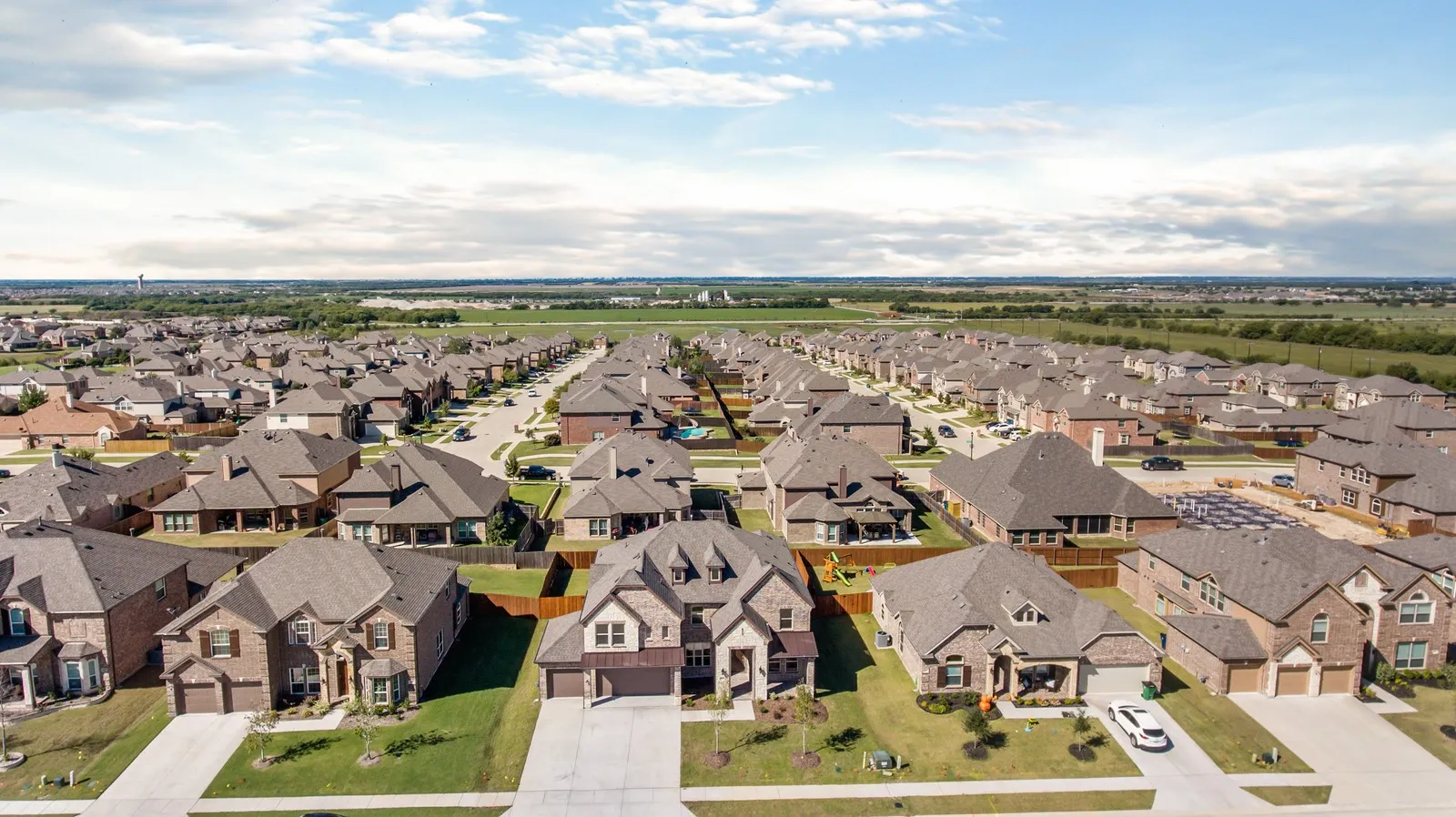 Single Family Residence For Rent in Collin County , 2455 Lusitano Lane, Celina, Texas 75009, 6 Bedroom, 4 Bathroom, 3 Garage spaces, 4,021 Sqft, built in 2018, mls#21317036, Real Estate Agent in Celina, Homes For Rent in Collin county, Homes For Rent in Celina, Realtor in Celina Texas, Real Estate Brokerage Independent Realty Texas, Luminita Cordes Realtor