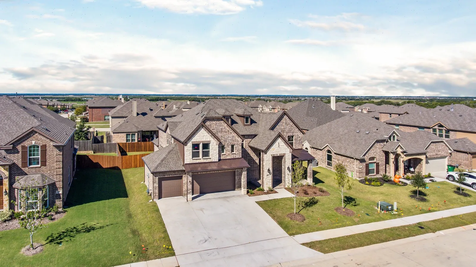 Single Family Residence For Rent in Collin County , 2455 Lusitano Lane, Celina, Texas 75009, 6 Bedroom, 4 Bathroom, 3 Garage spaces, 4,021 Sqft, built in 2018, mls#21317036, Real Estate Agent in Celina, Homes For Rent in Collin county, Homes For Rent in Celina, Realtor in Celina Texas, Real Estate Brokerage Independent Realty Texas, Luminita Cordes Realtor